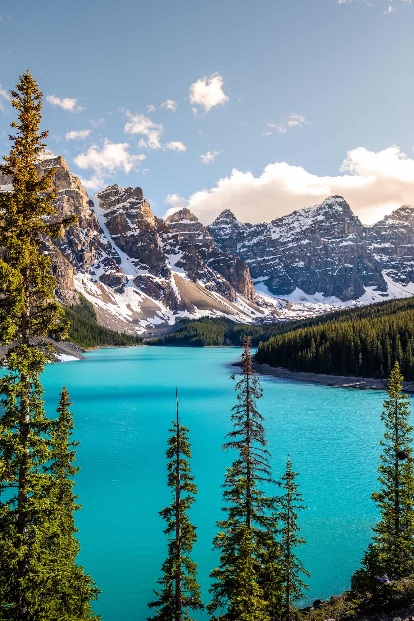 View of Moraine Lake from top of the Rockpile