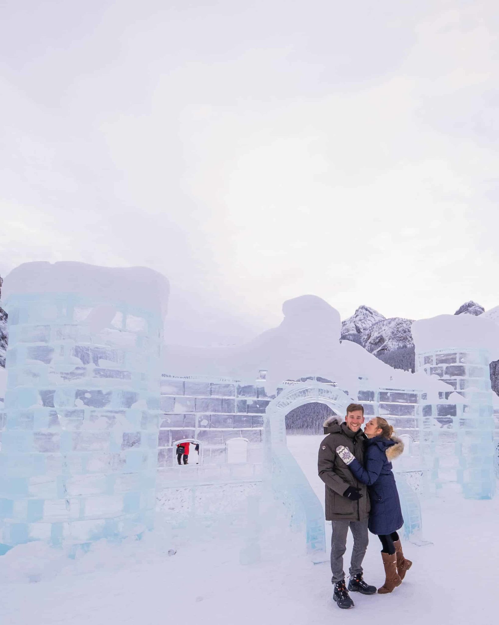 When is the BEST Time to Visit Lake Louise?