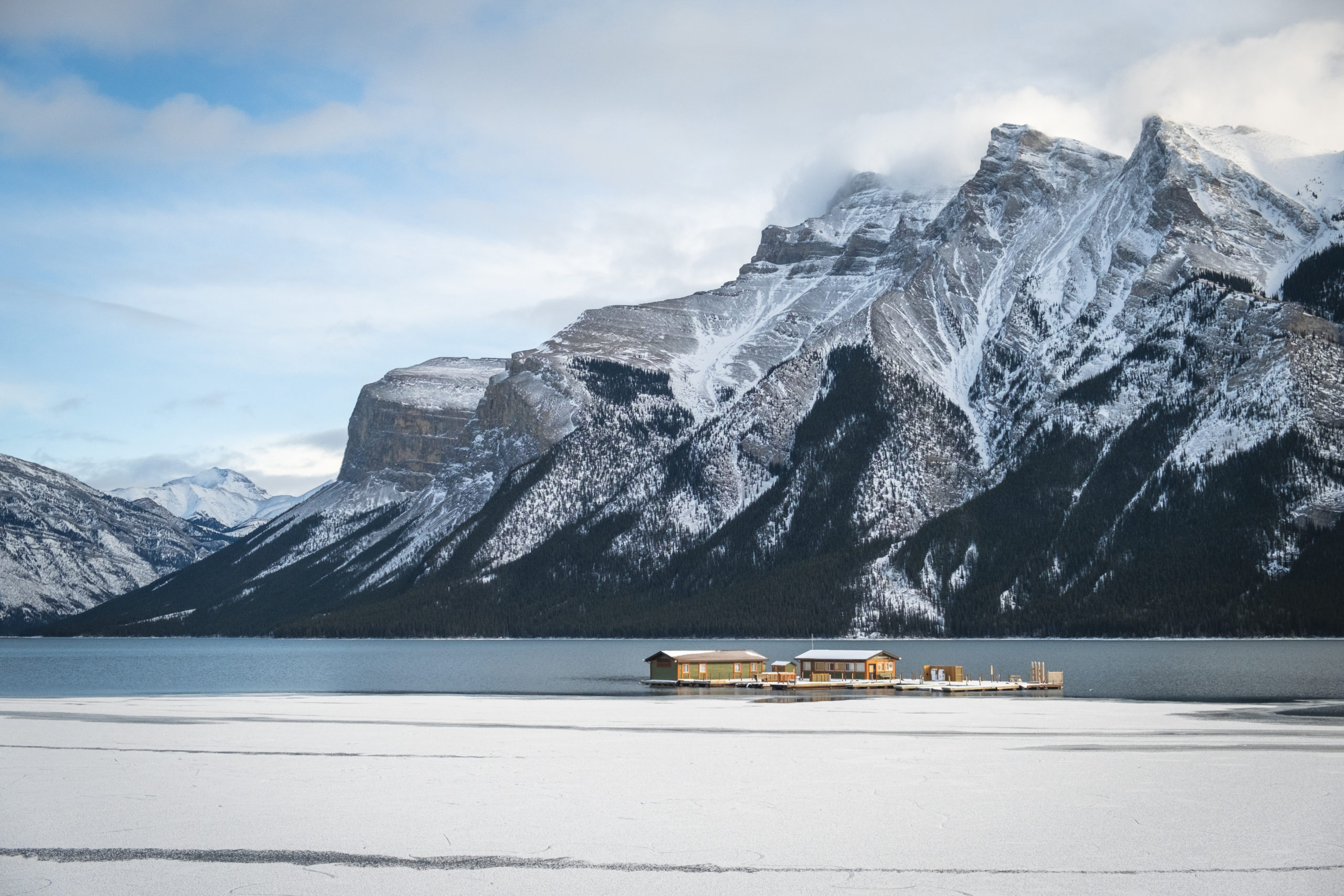 lake minnewanka in the winter