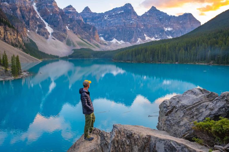 When is the BEST Time to Visit Moraine Lake?