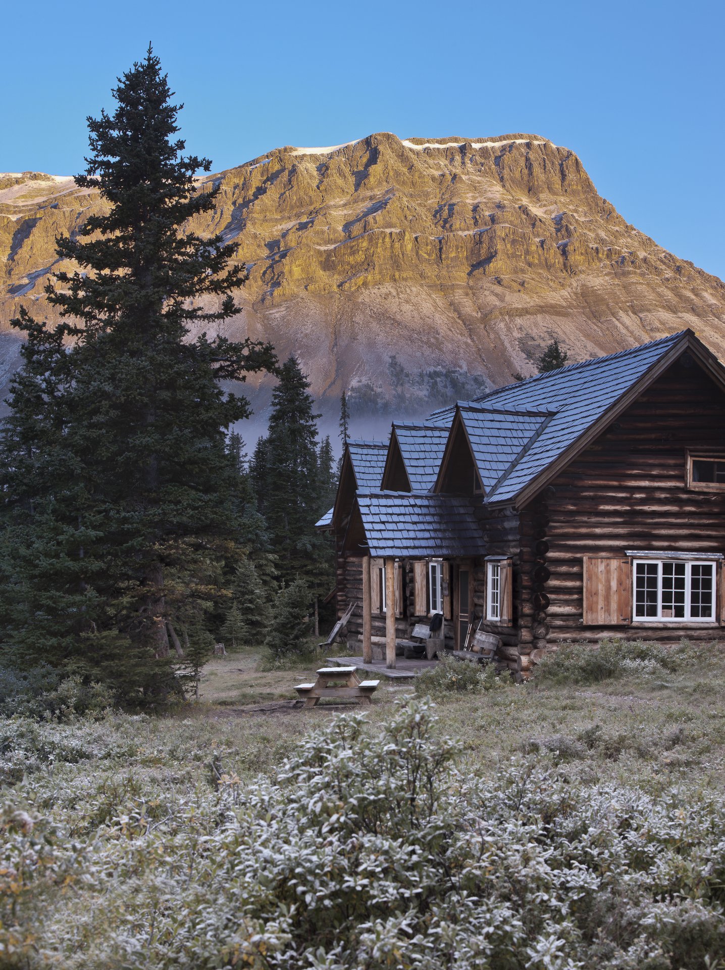 lake louise cabins - skoki lodge