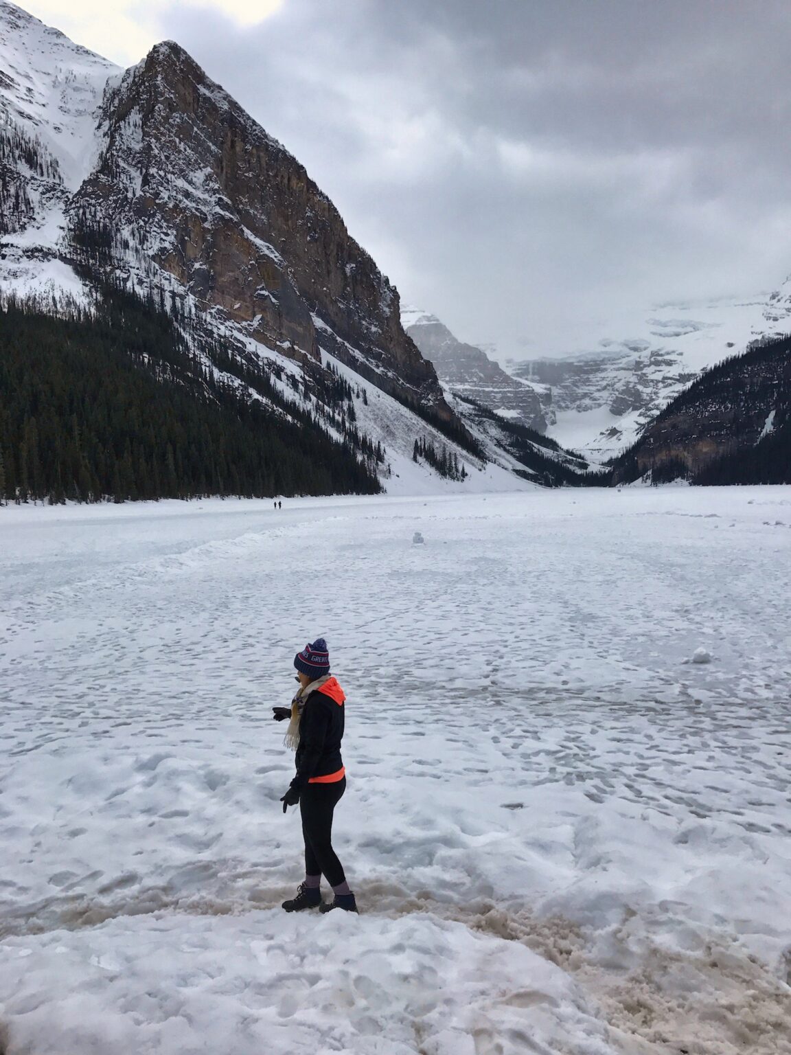 When is the BEST Time to Visit Lake Louise?