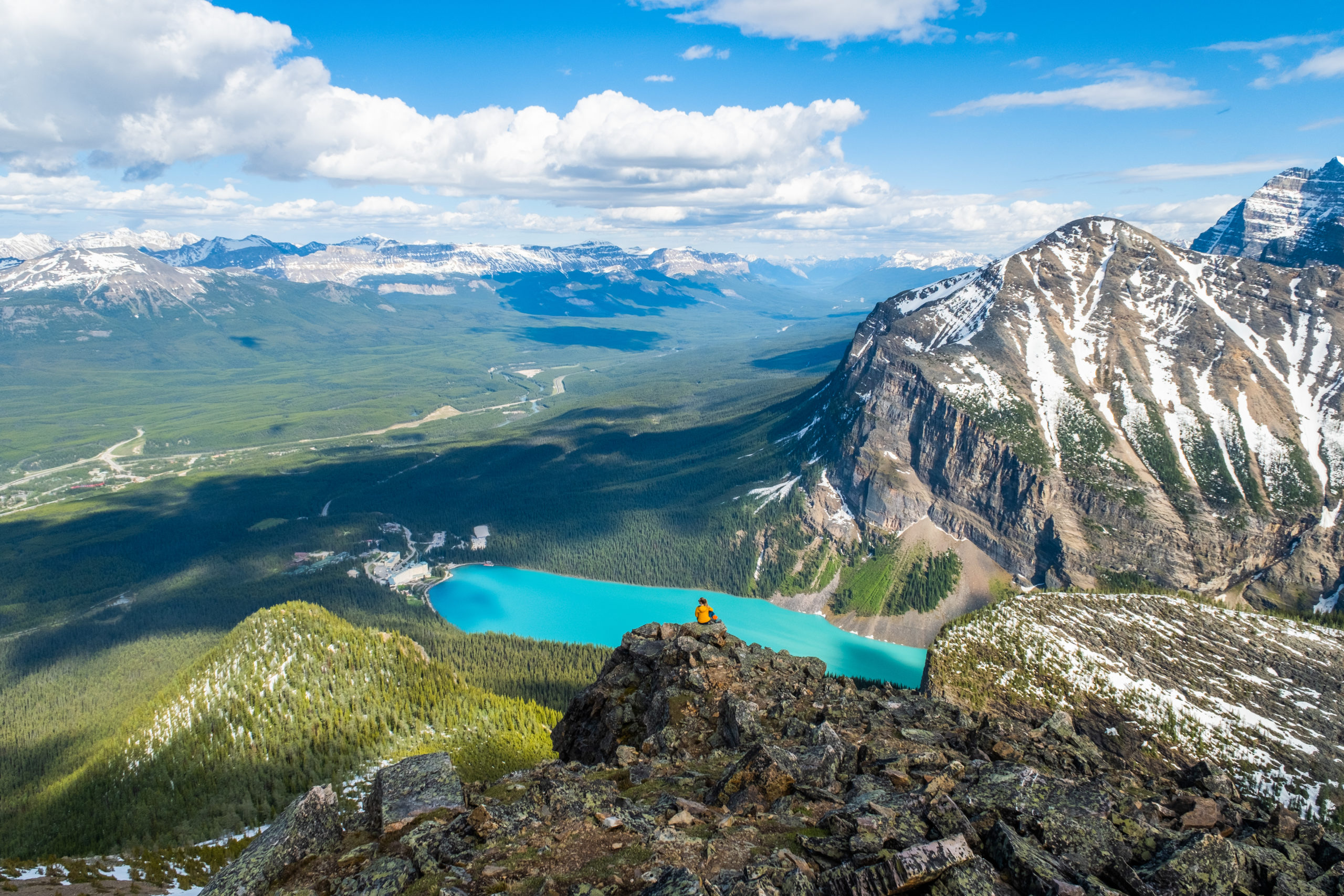 Everything you need to know about Lake Louise and its surrounding mountains  l Maple treasures