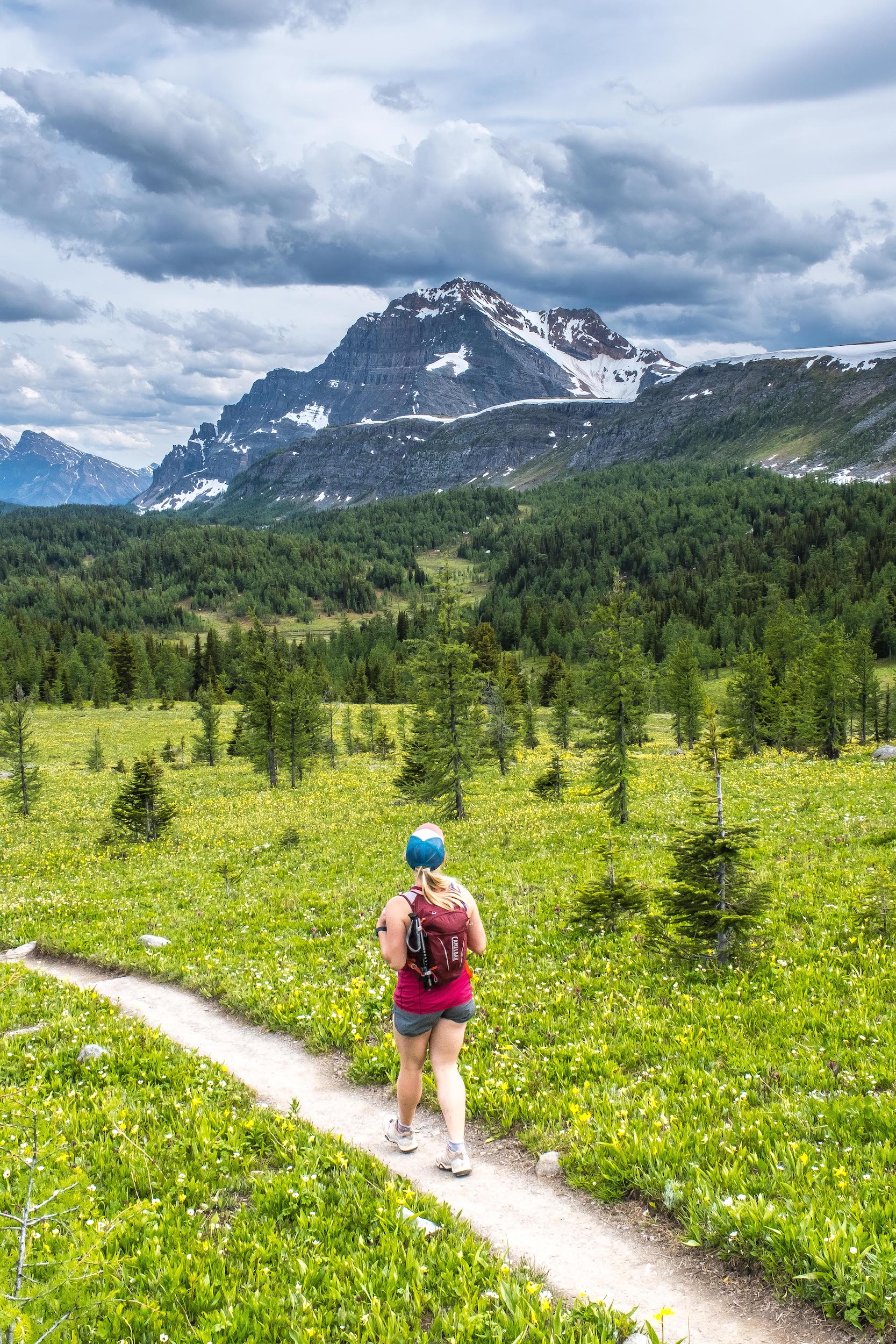 5 Super Easy & Beautiful Alberta Hikes To Kick Off Your Summer 