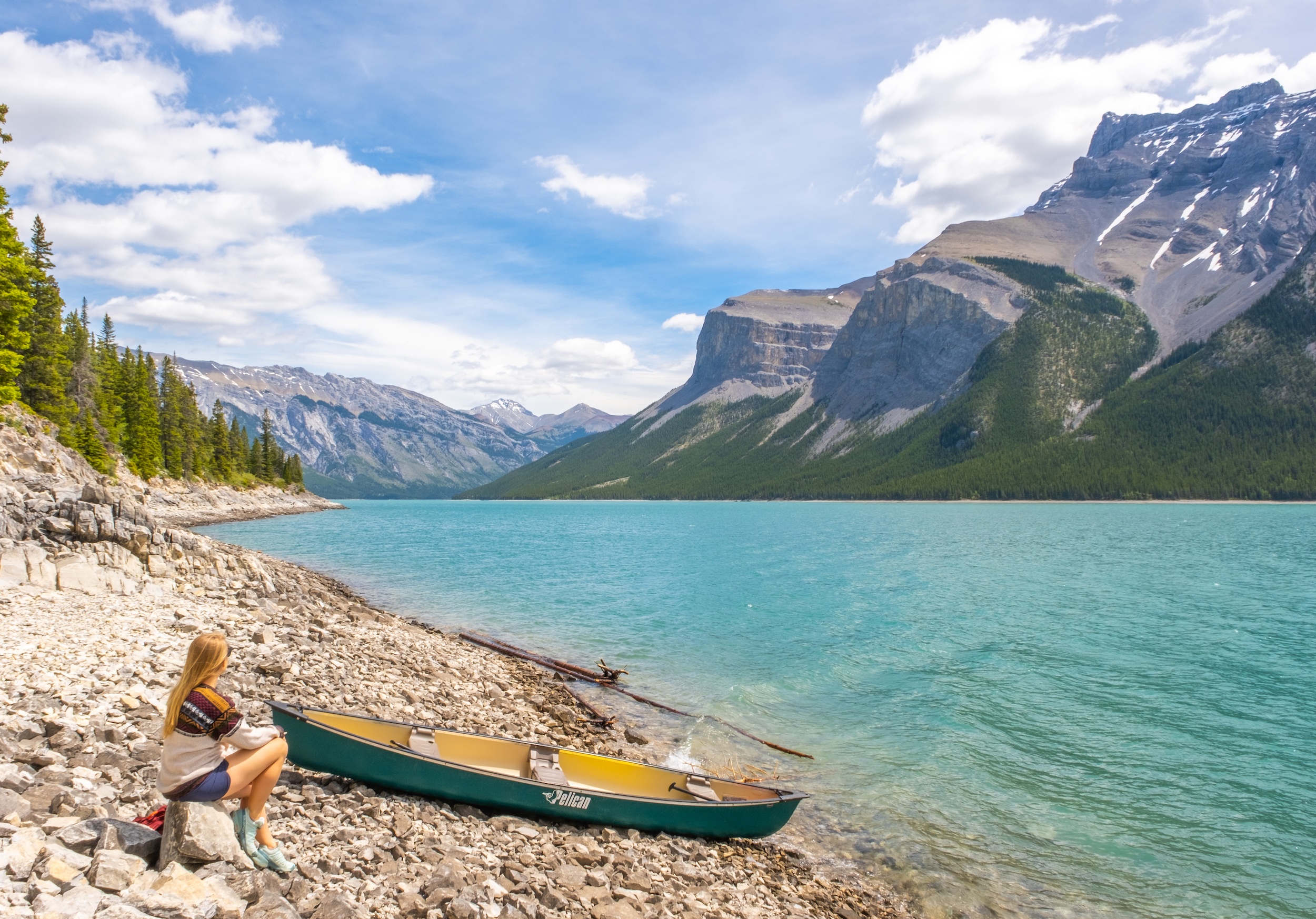 canoeing on lake minnewanka