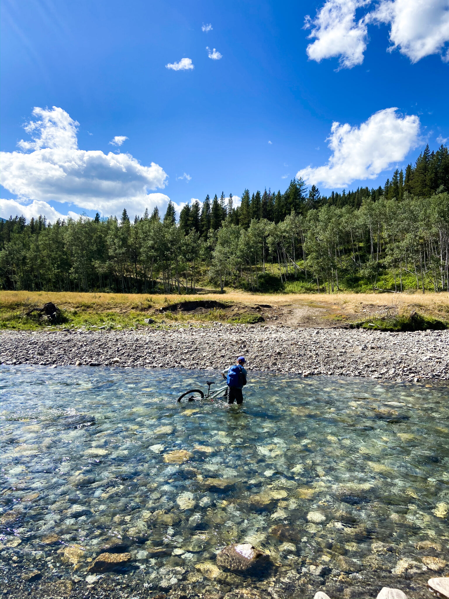 How to Hike to the Mesmerizing Carnarvon Lake