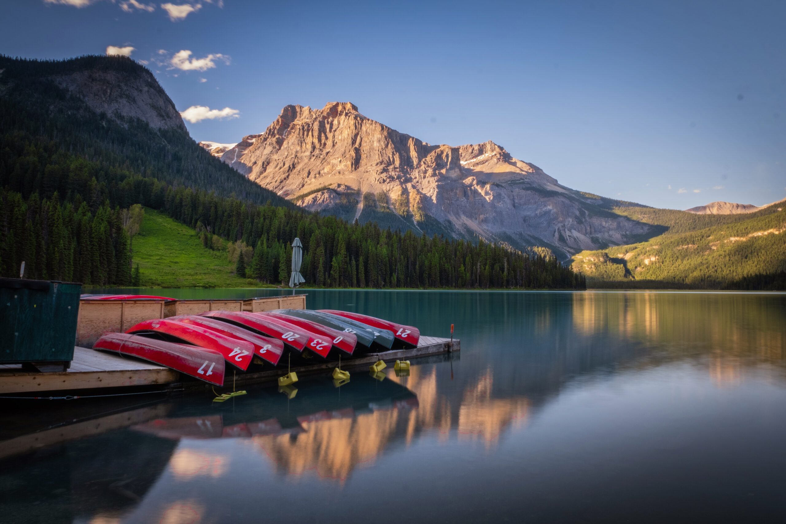 Emerald Lake in yoho national park