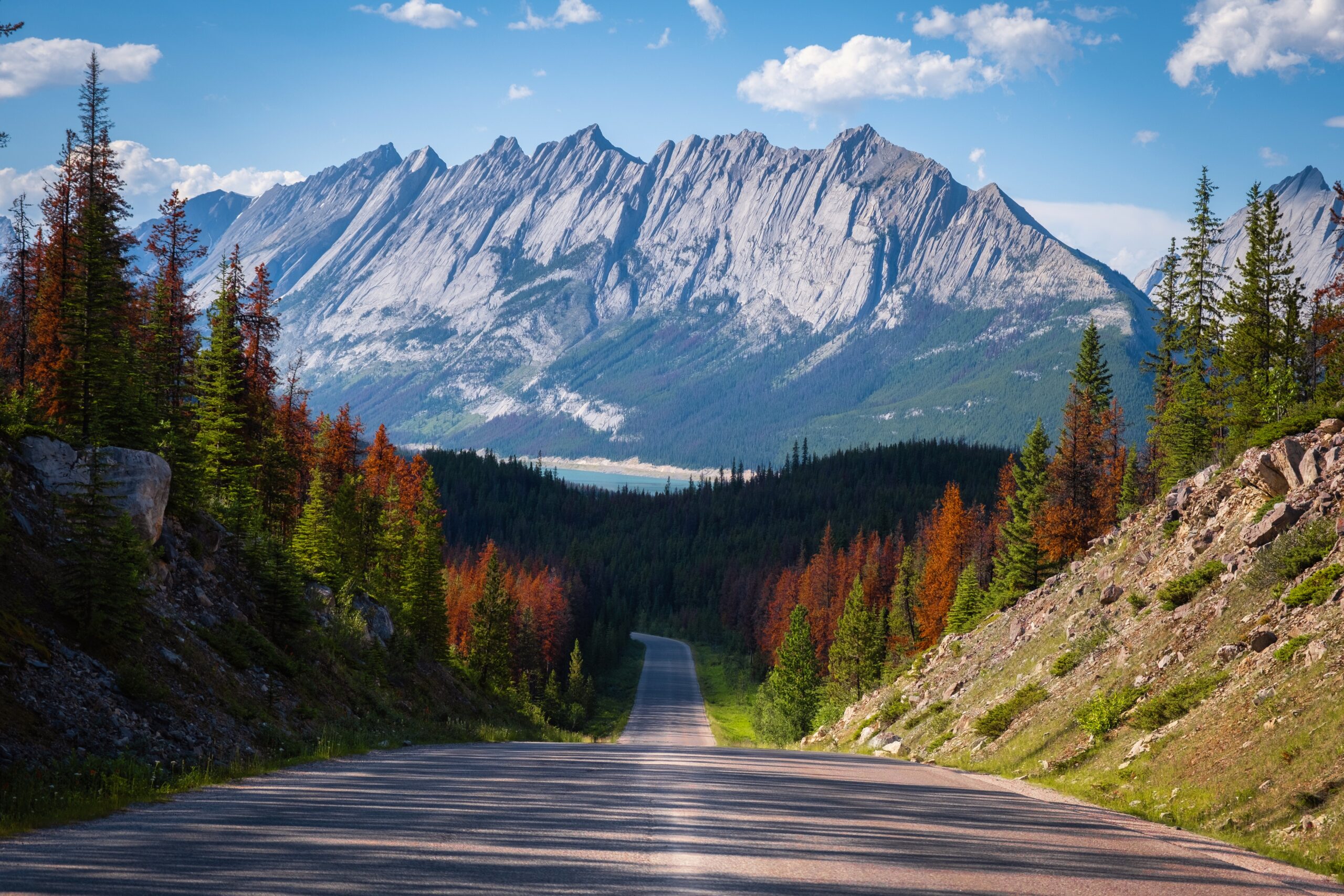 The hanging valley road in Jasper