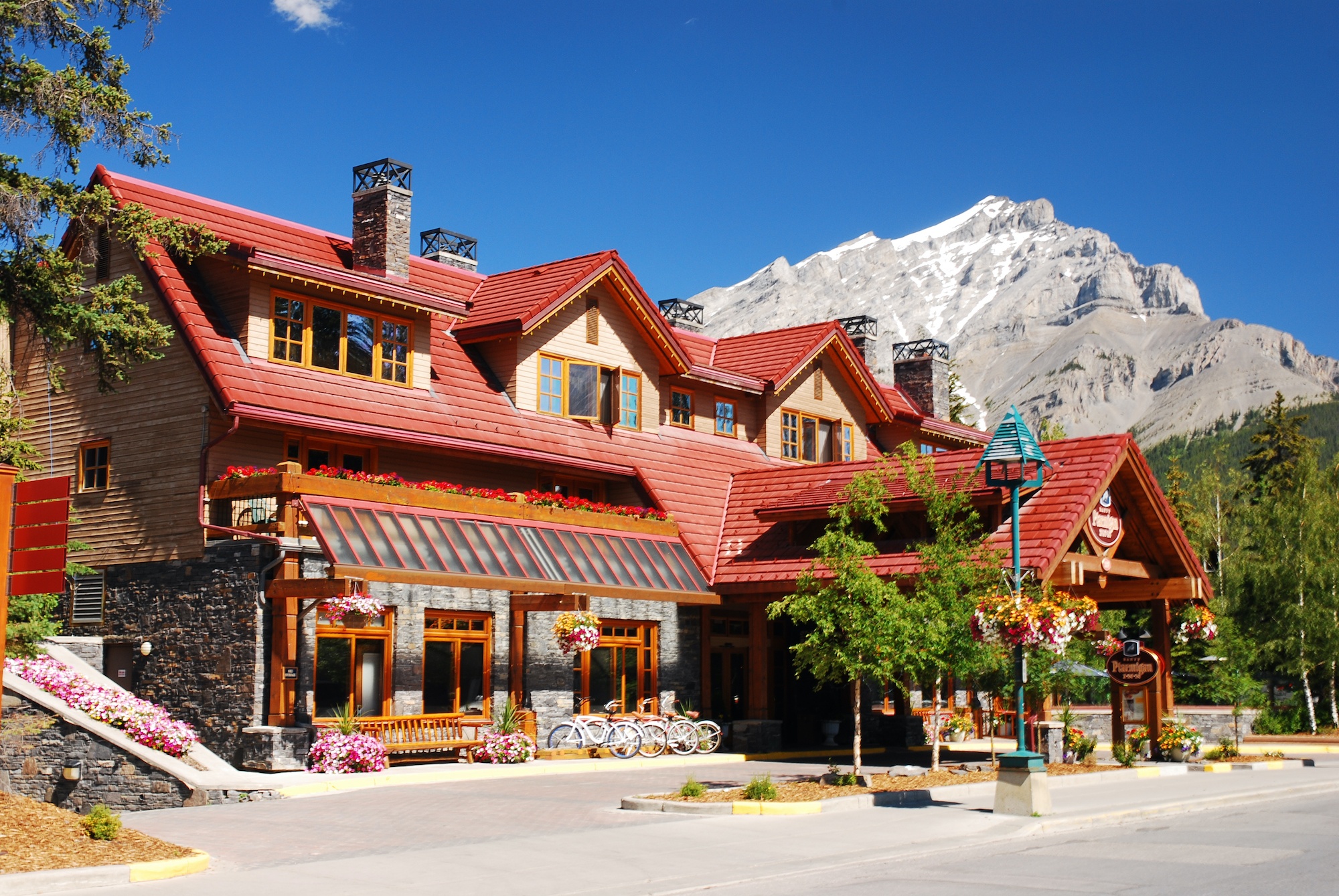 Banff Ptarmigan Inn - banff family hotels