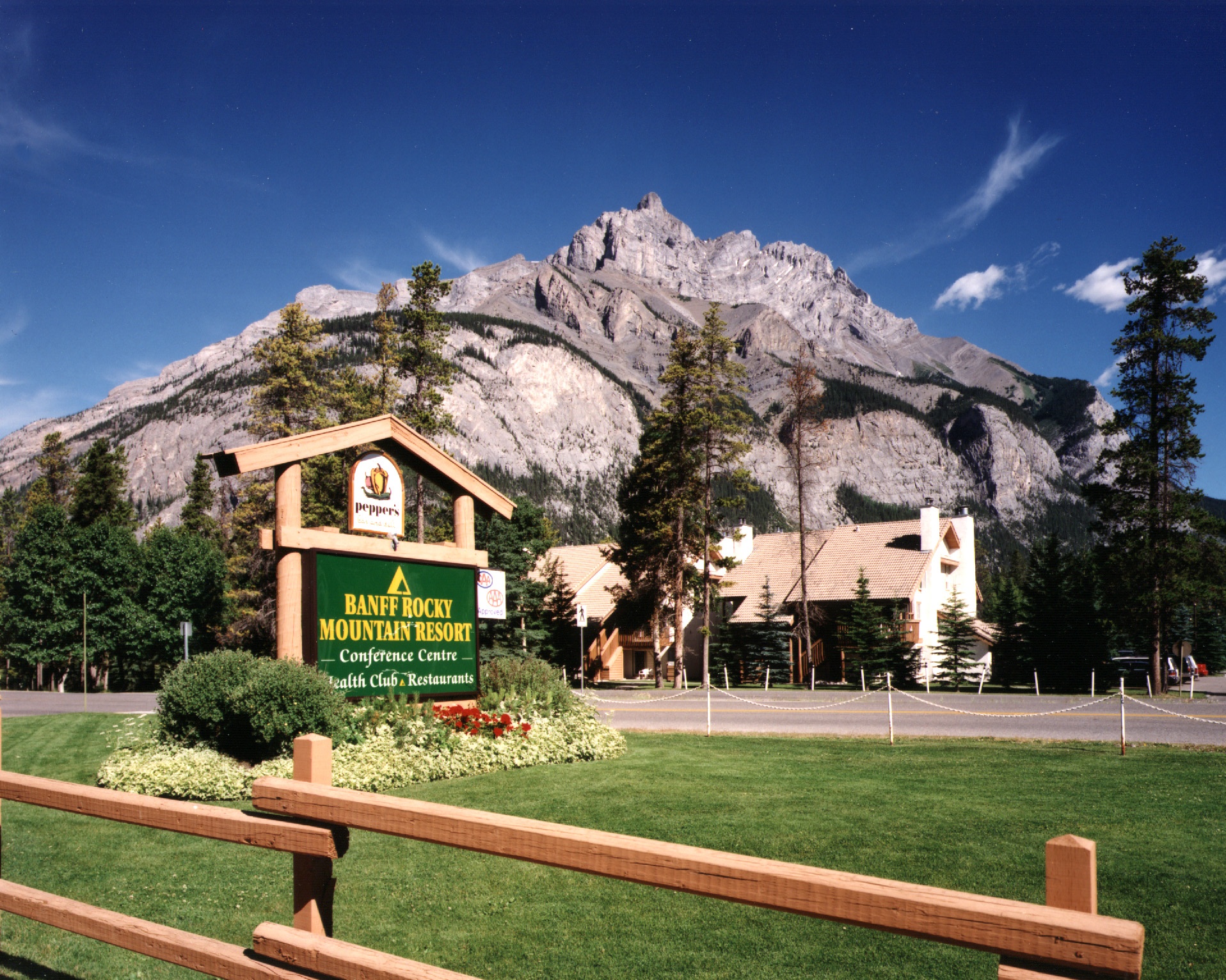 Banff Rocky Mountain Resort - banff family hotels