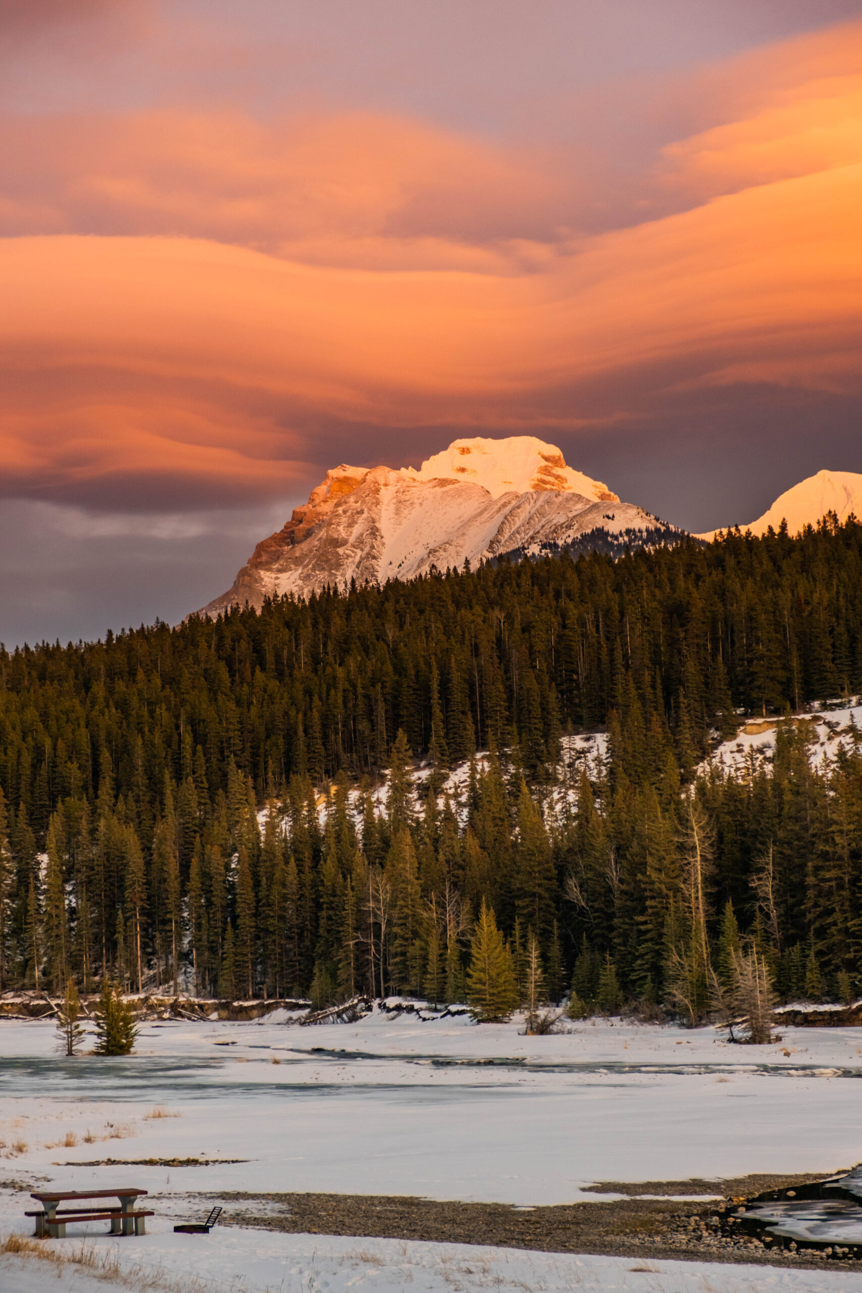 A Chinook Wind Forming High Atmospheric Clouds At Sunset