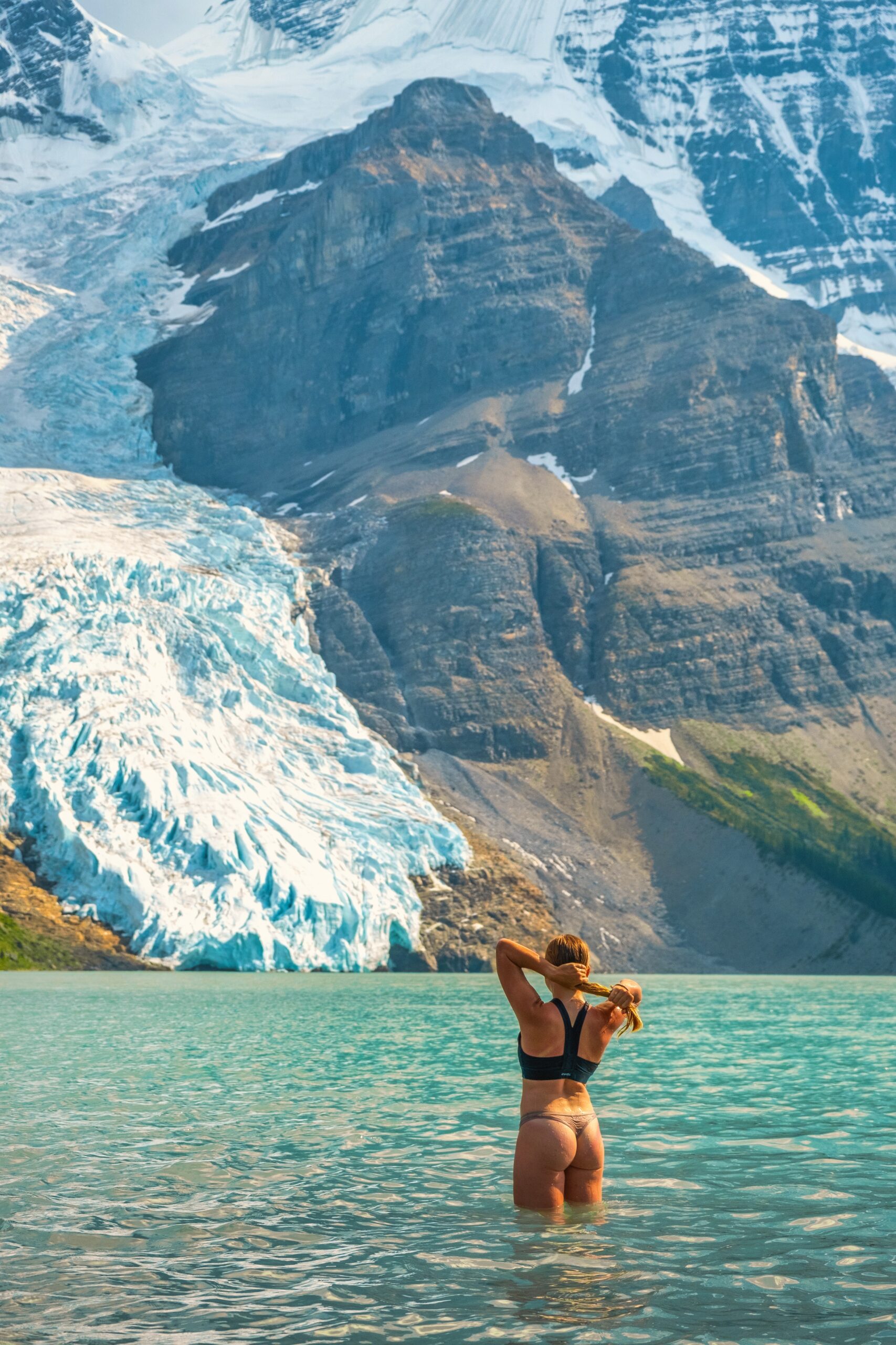 How to Hike the Berg Lake Trail in Mount Robson Provincial Park