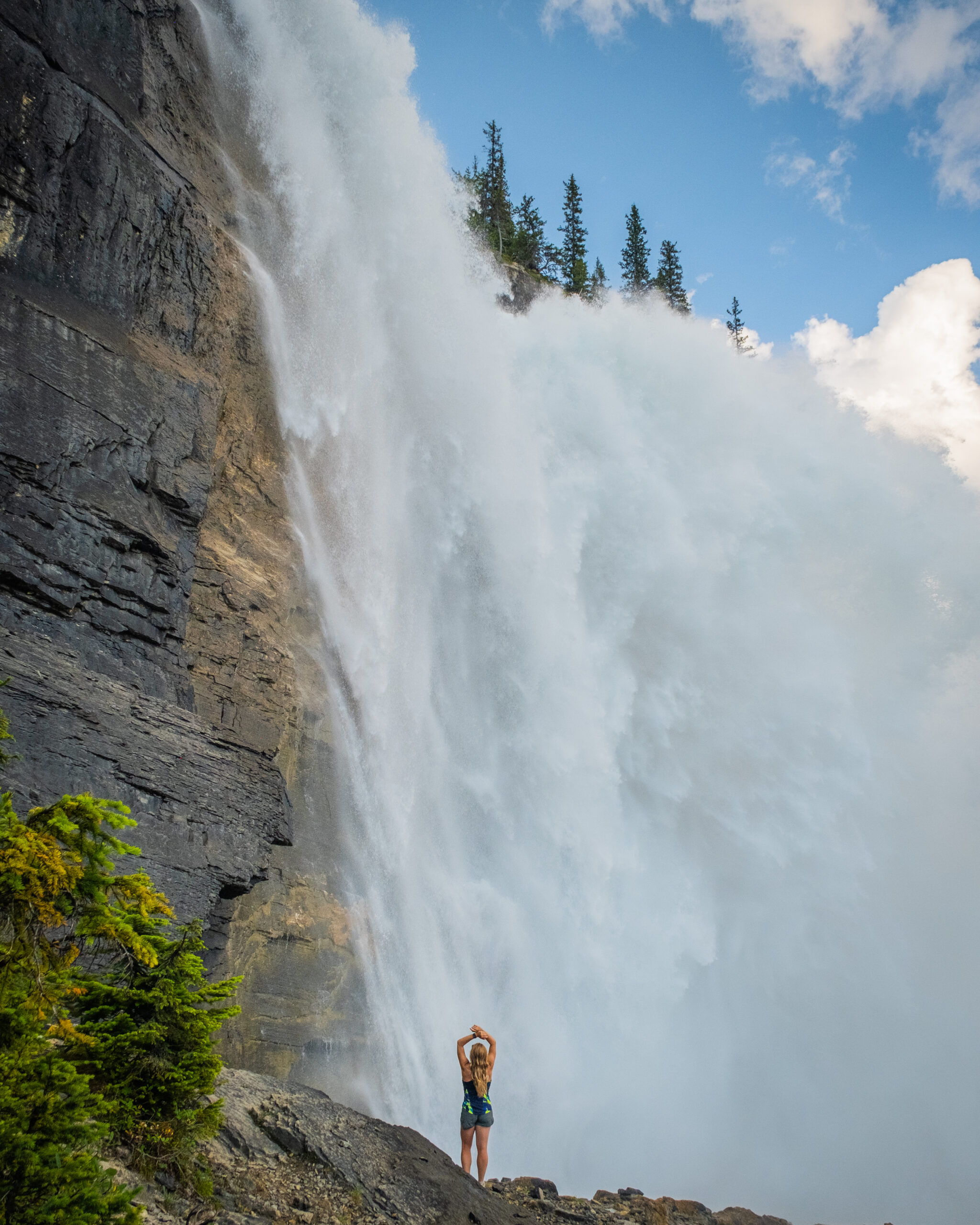 How to Hike the Berg Lake Trail in Mount Robson Provincial Park