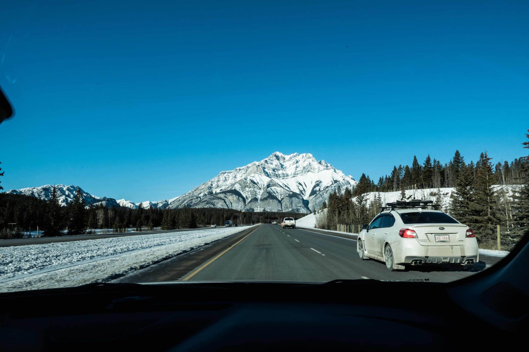 How to Get From Banff to Lake Louise (By Car, Bus, or Tour)