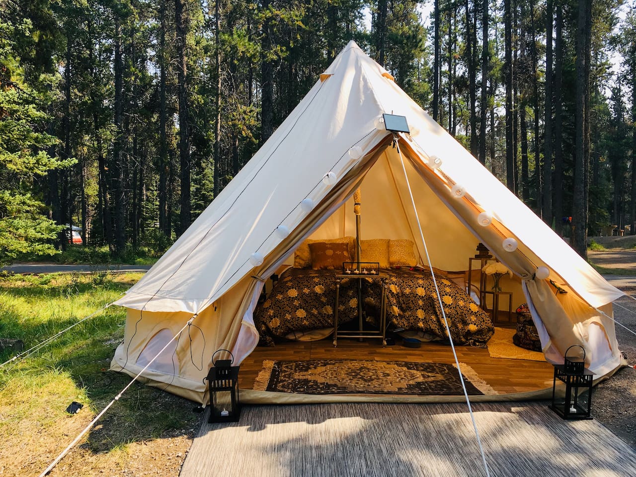 Zlatý stan Airbnb Banff