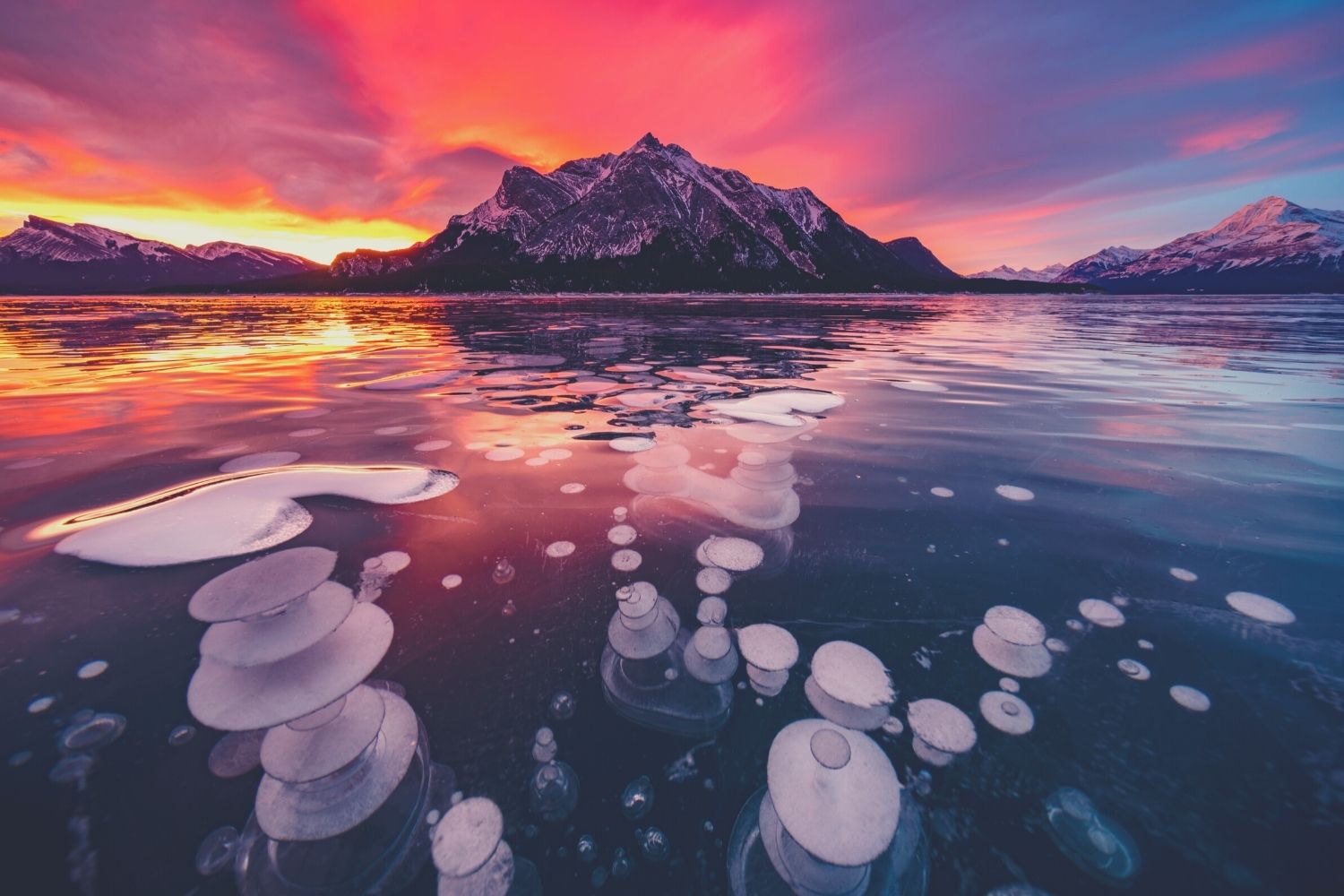 abraham lake ice bubbles