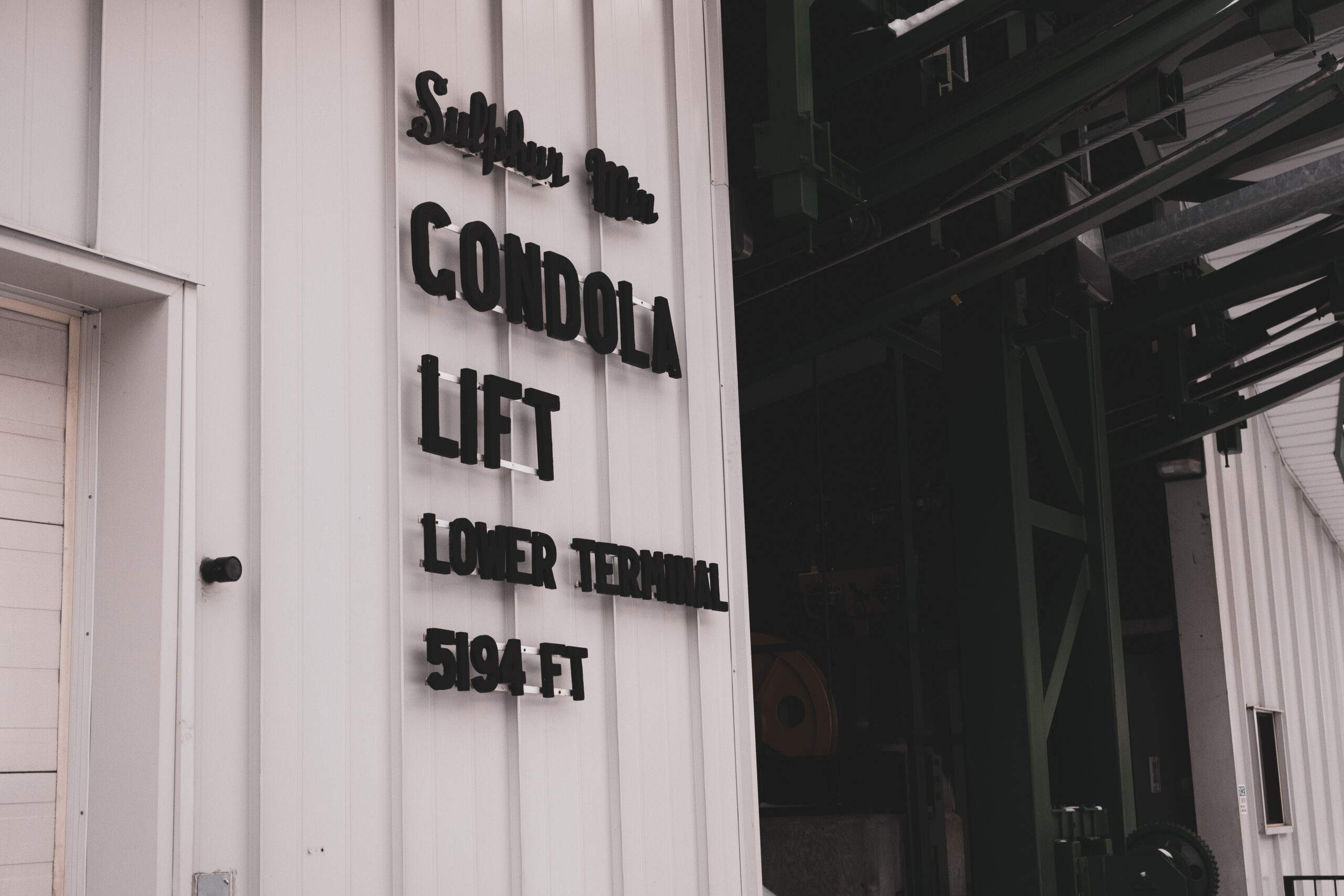 Gondola lift Lower terminal 5,194 ft