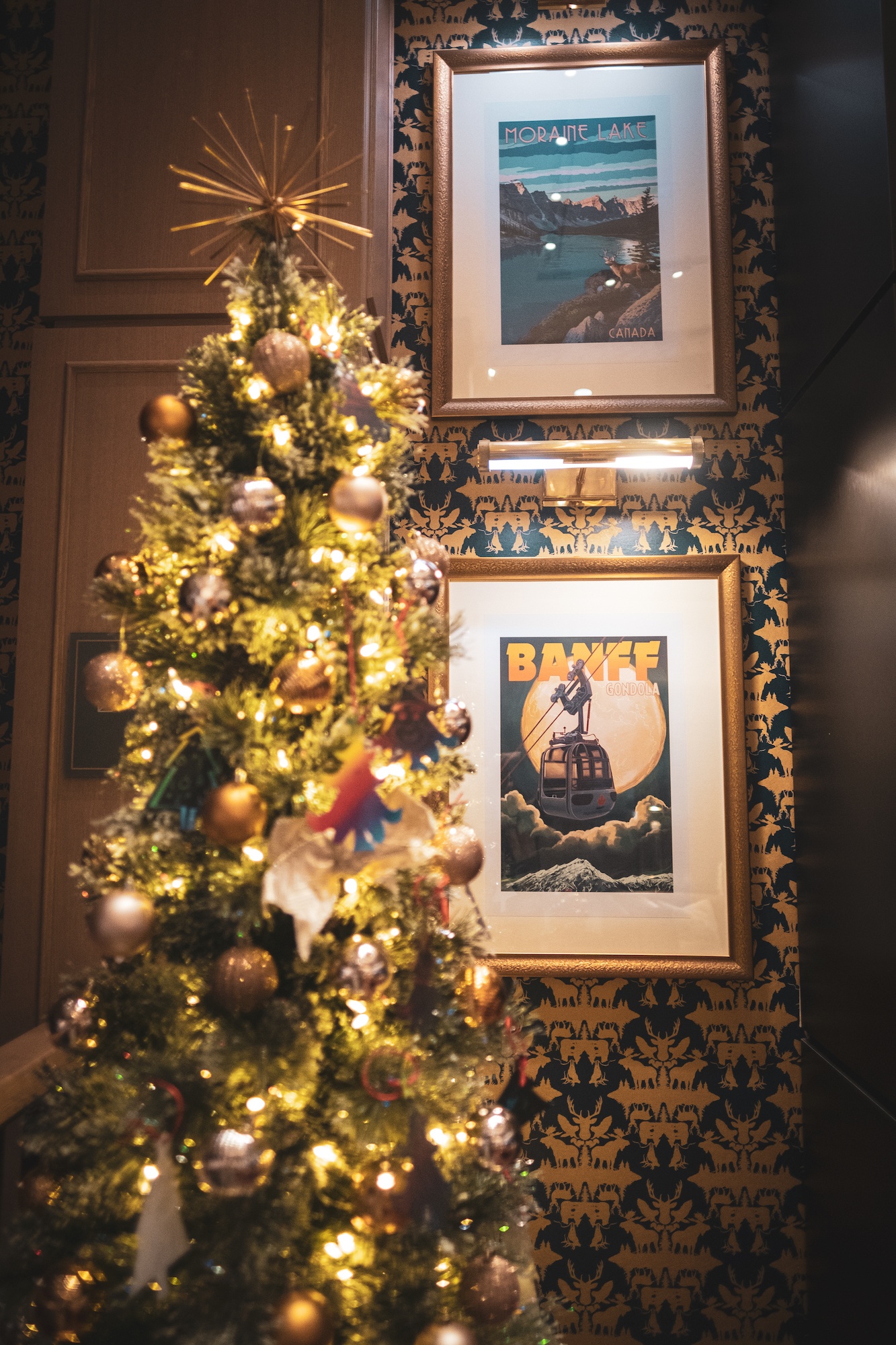 Christmas-Tree-and-Artwork-in-Mount-Royal-Hotel-in-Banff