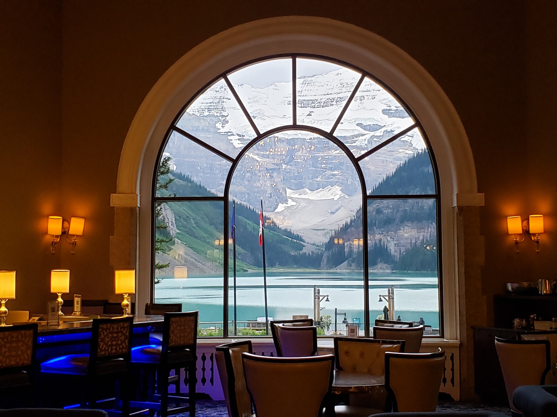 lake louise restaurants