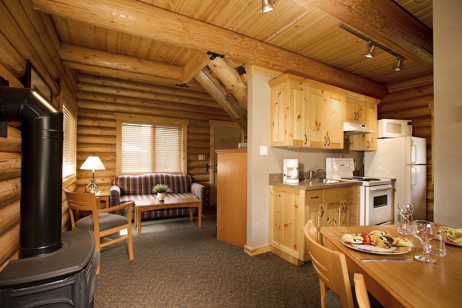 BOOK The Miette Mountain Cabins in Jasper (Pocahontas Cabins)