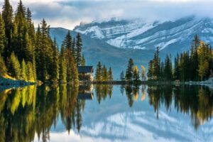 How to Hike The Lake Agnes Tea House Trail (Lake Louise Tea House)