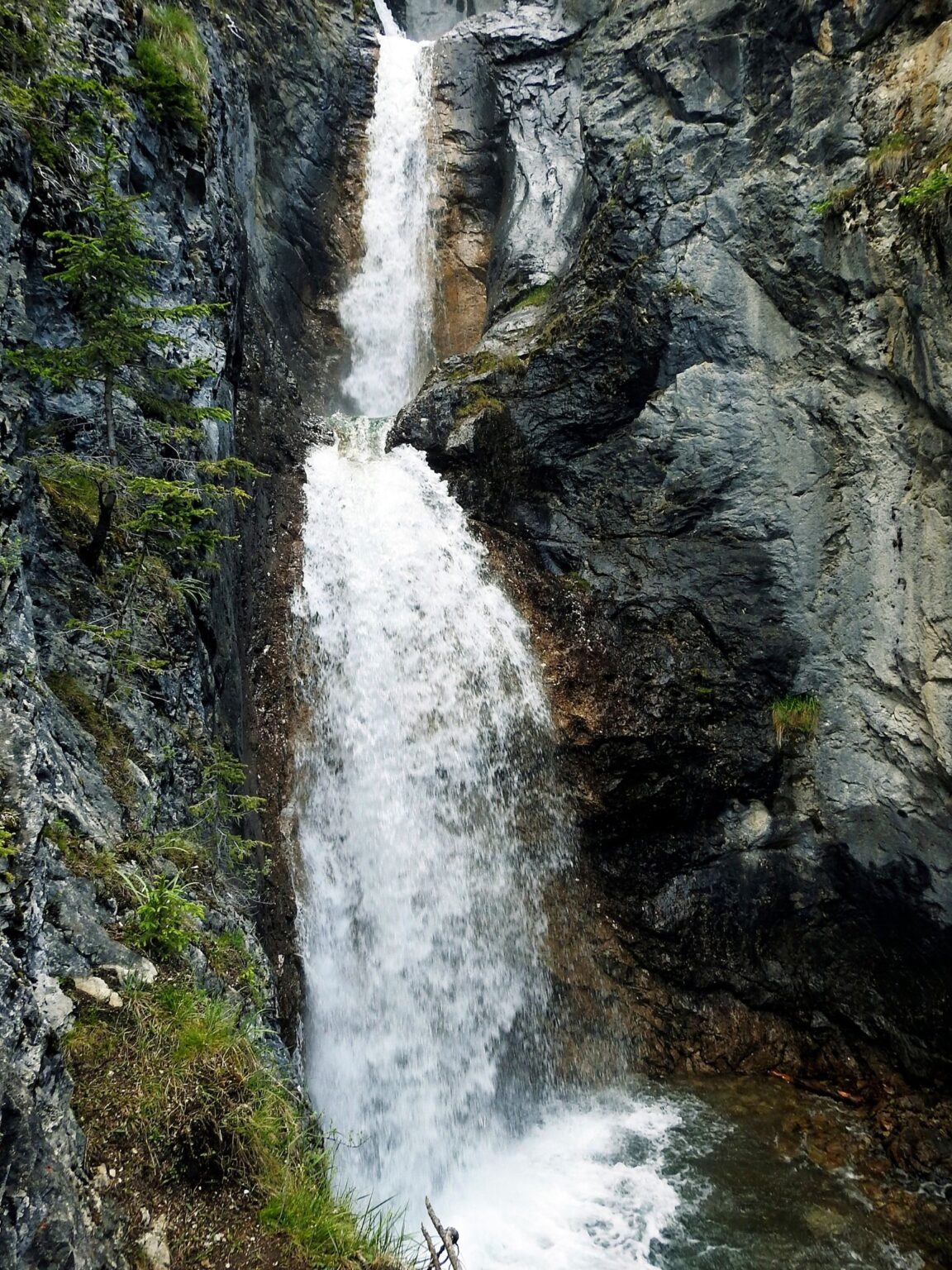 18 AMAZING Banff Waterfalls to Chase