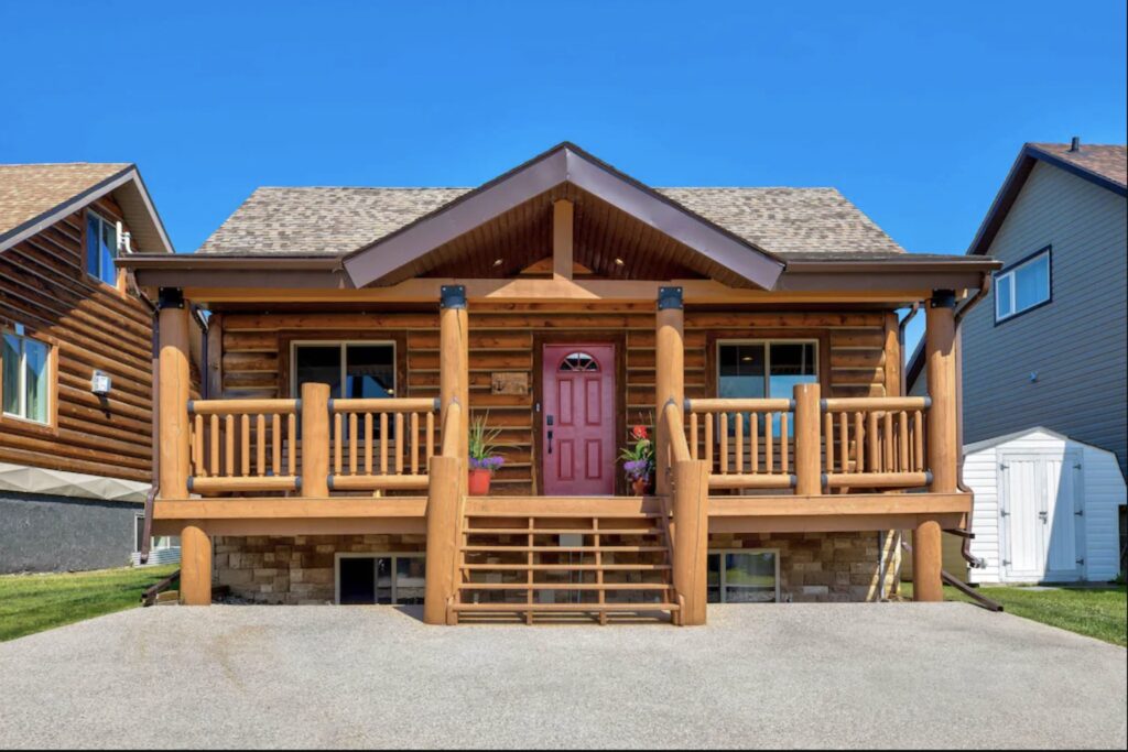 35 BEST Cabin Rentals in Alberta