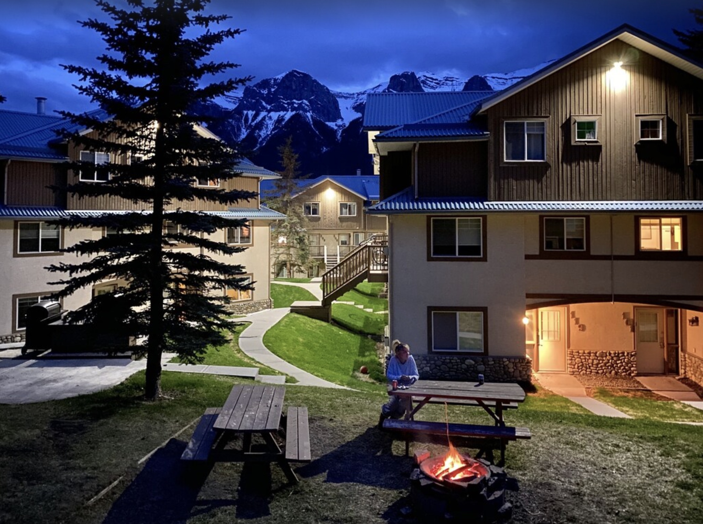 Canmore Airbnbs, Chalets, and Rentals 