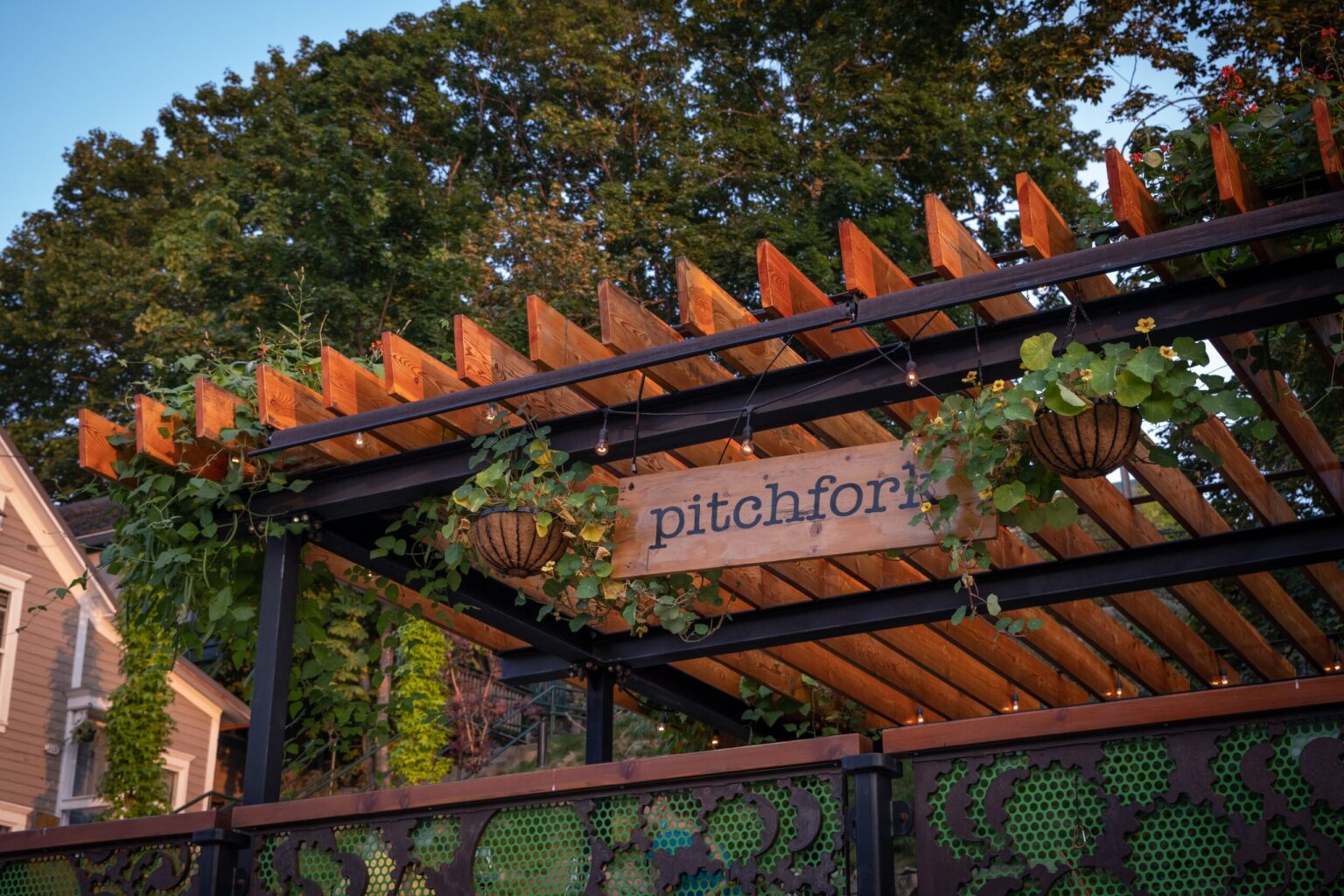 12 BEST Things to do in Nelson, BC Canada