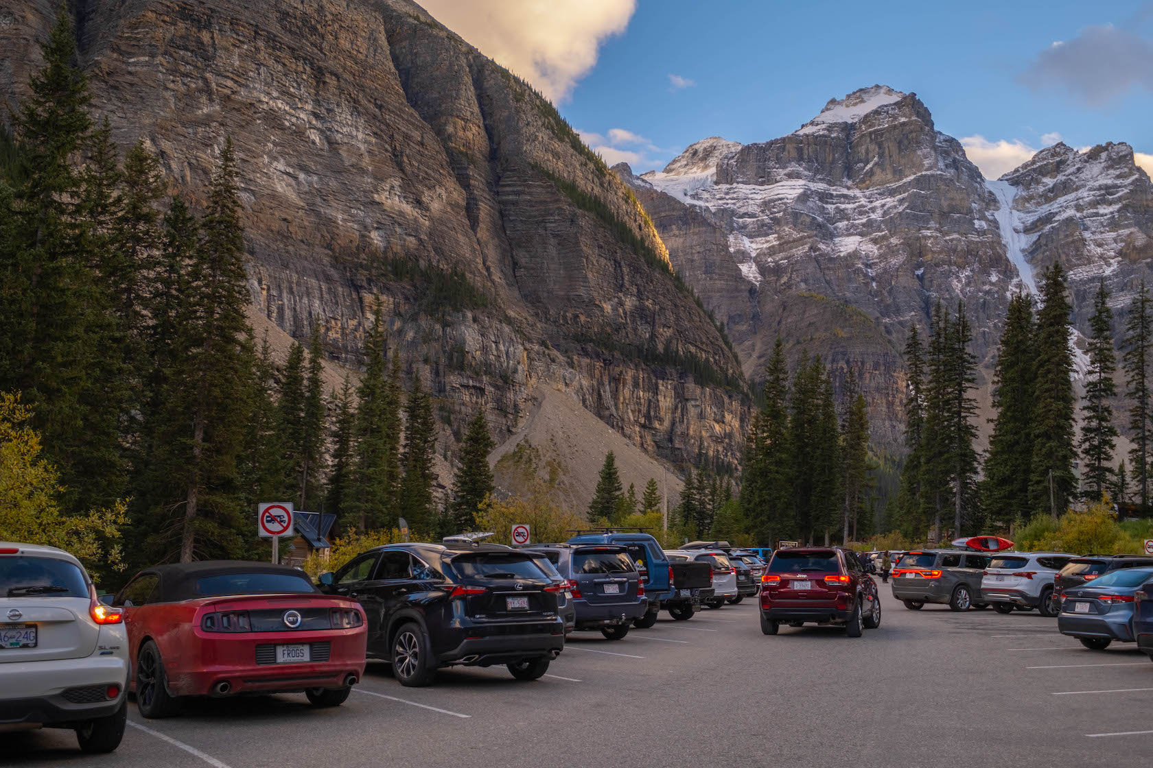 A Photo Of The Moraine Lake Parking Lot In The Summer