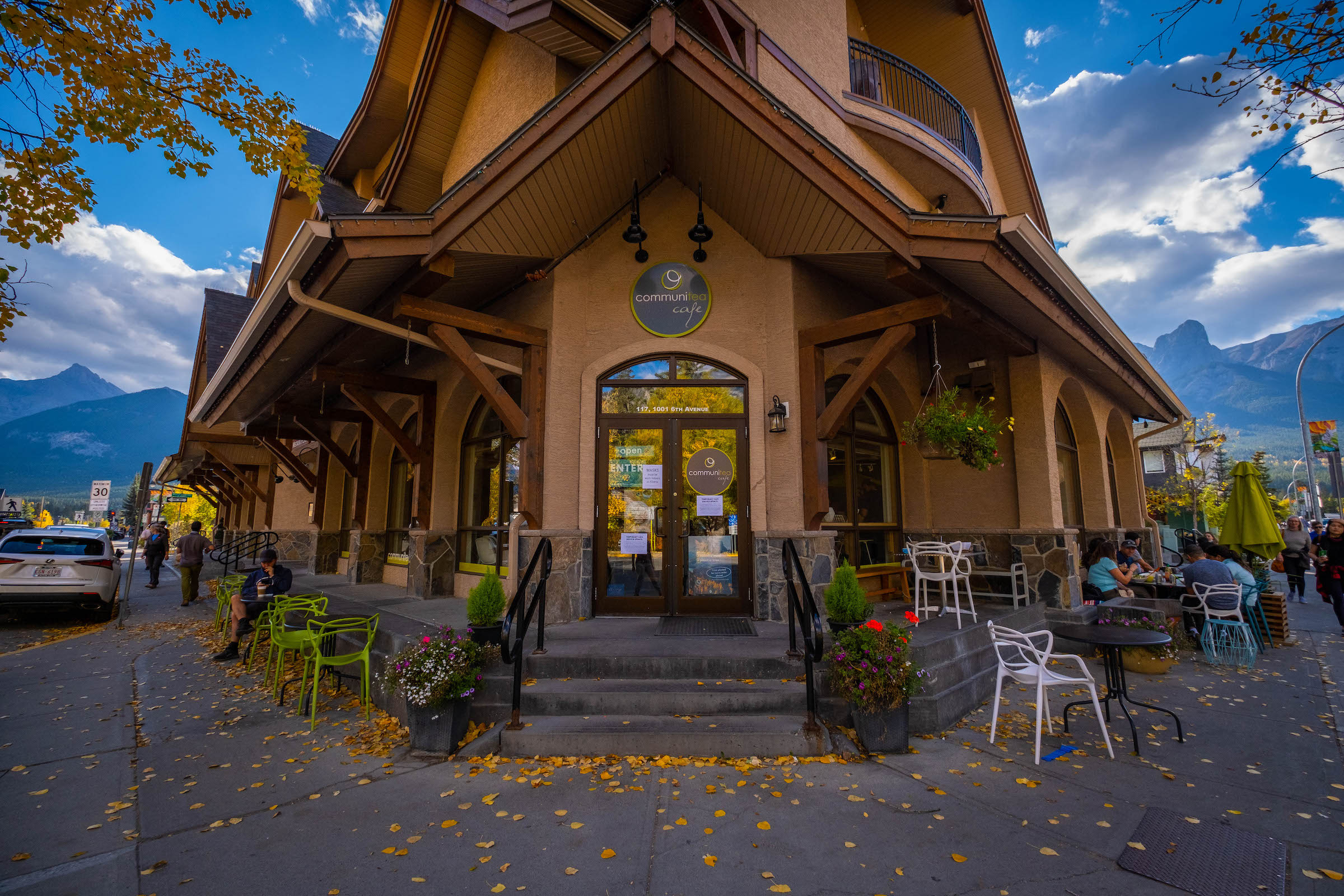 Canmore restaurants - communitea