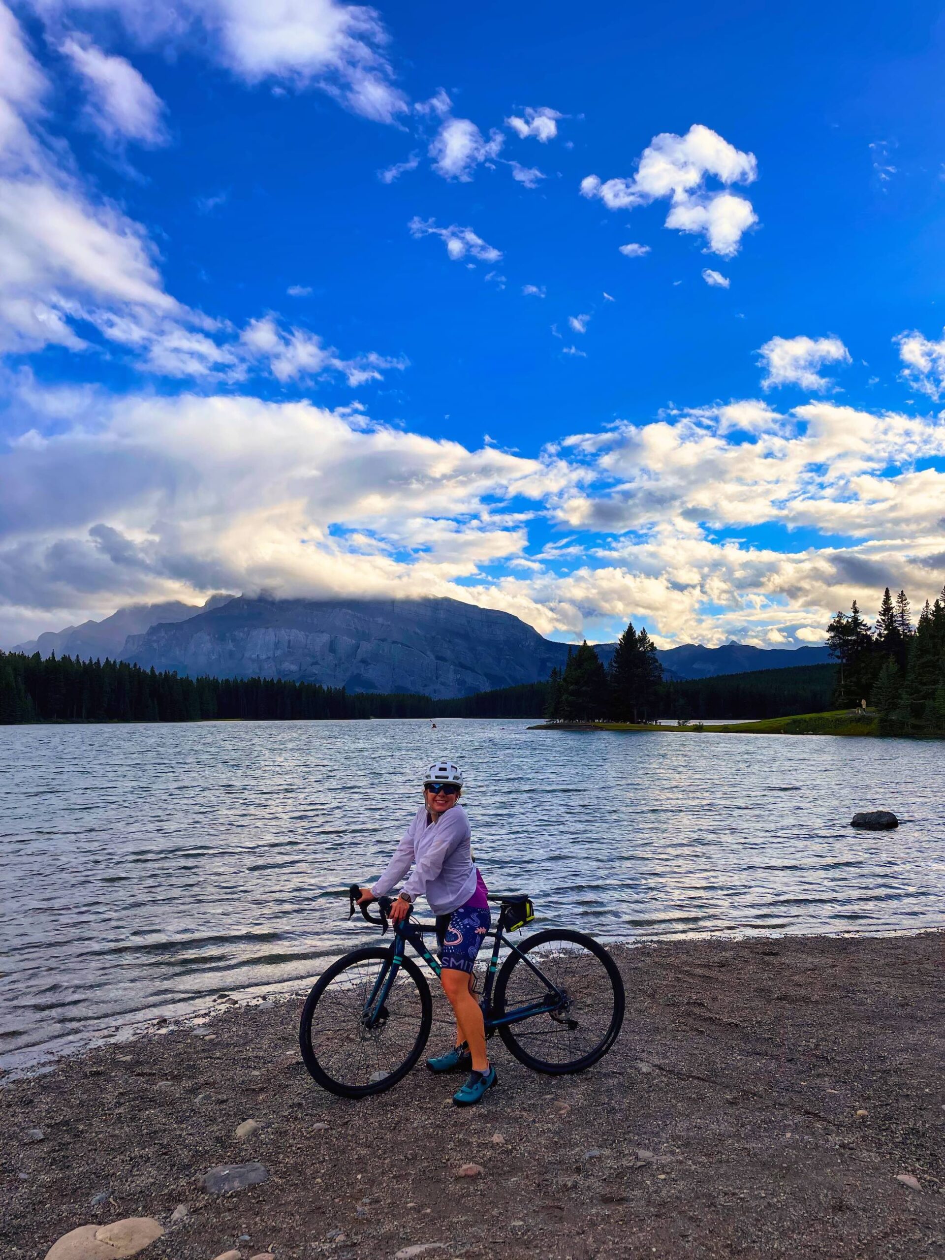 Cycling-Lake-Minnewanka-Loop