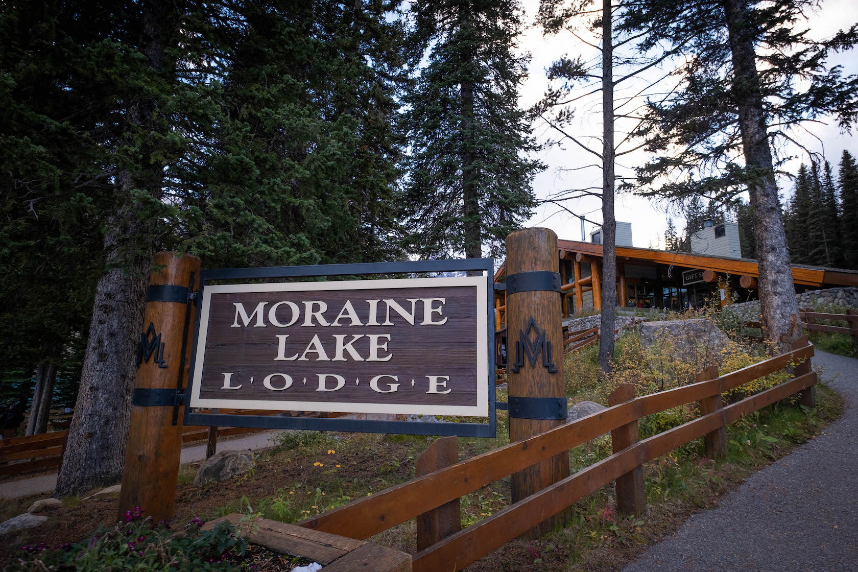 moraine lake lodge