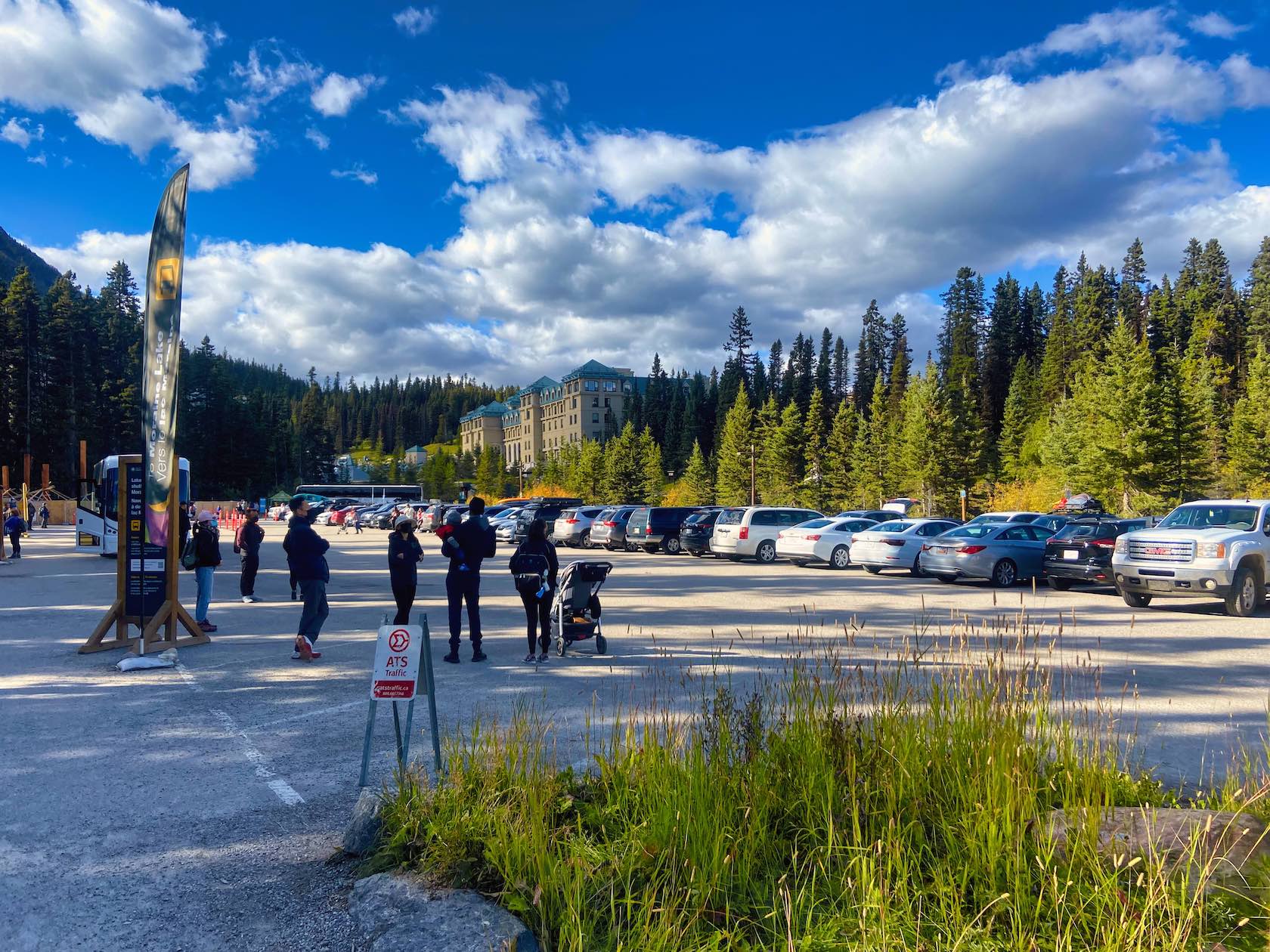 Parking-at-Lake-Louise