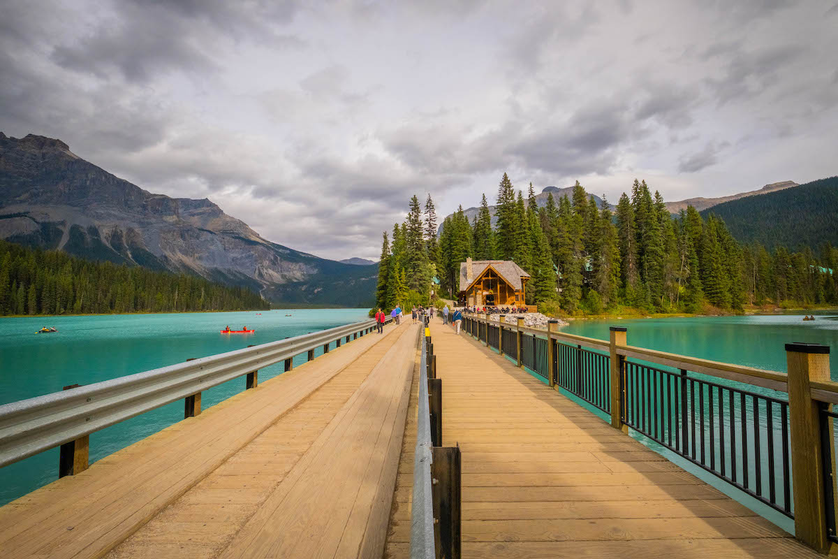 emerald lake in yoho national park