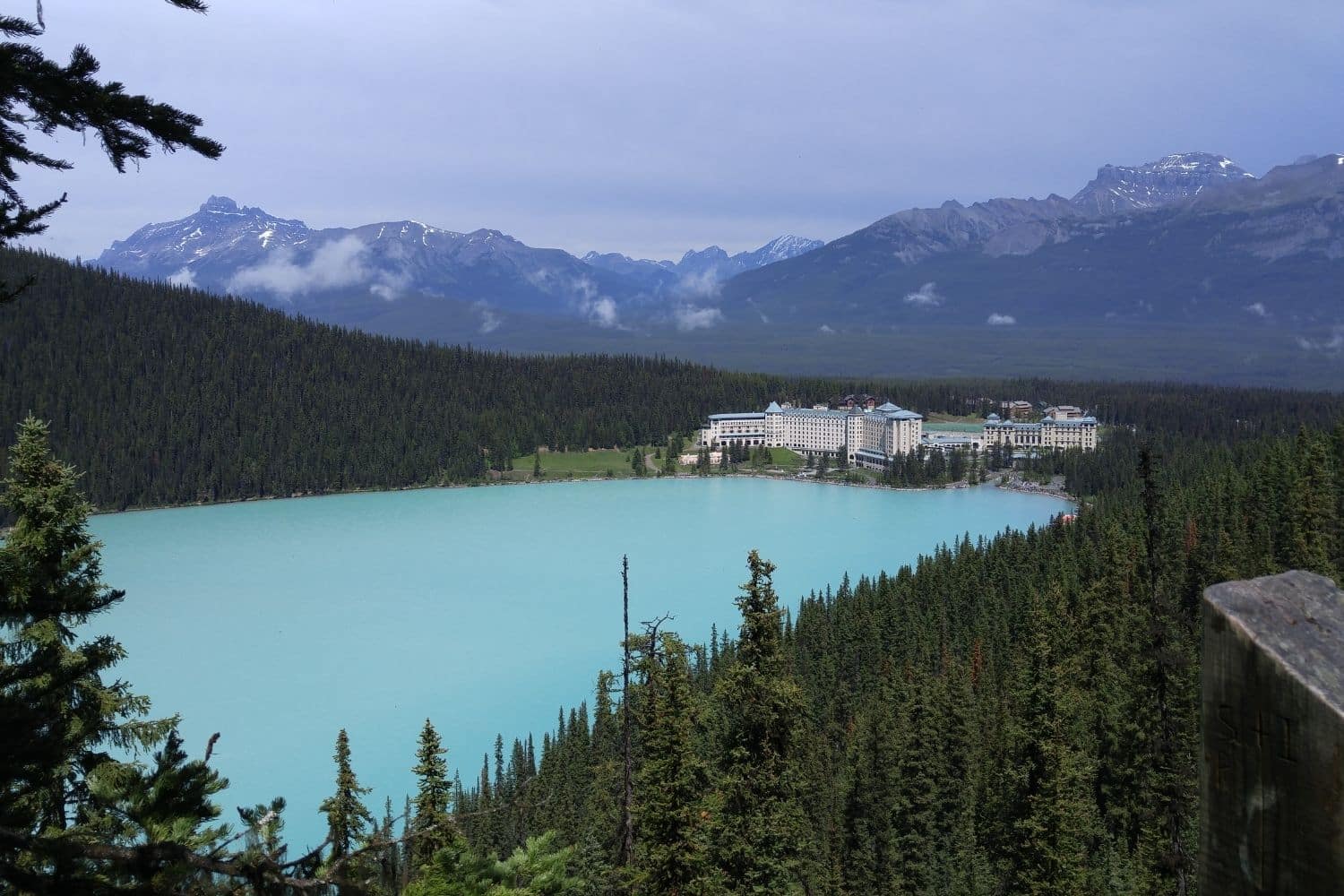 Lake Louise Hotel