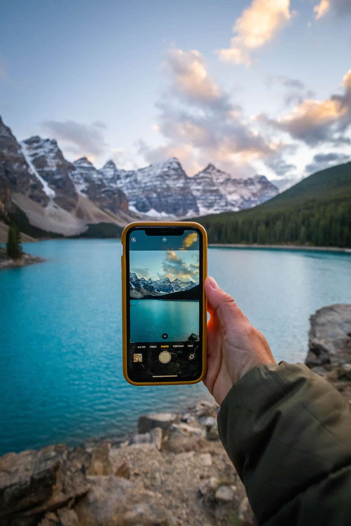 moraine lake parking