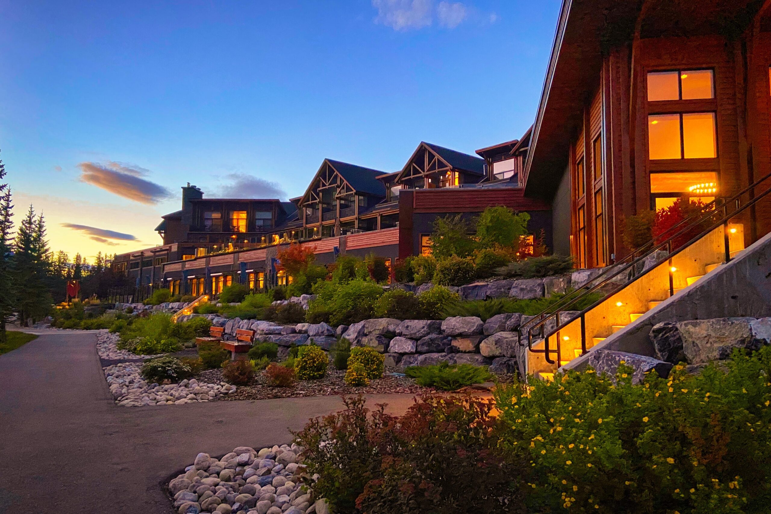The Malcolm Canmore - family hotels in Canmore