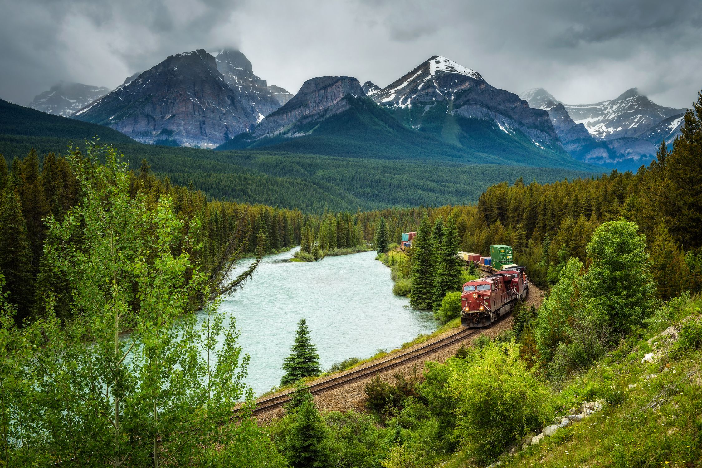 How To Visit and Photograph Morants Curve in BANFF