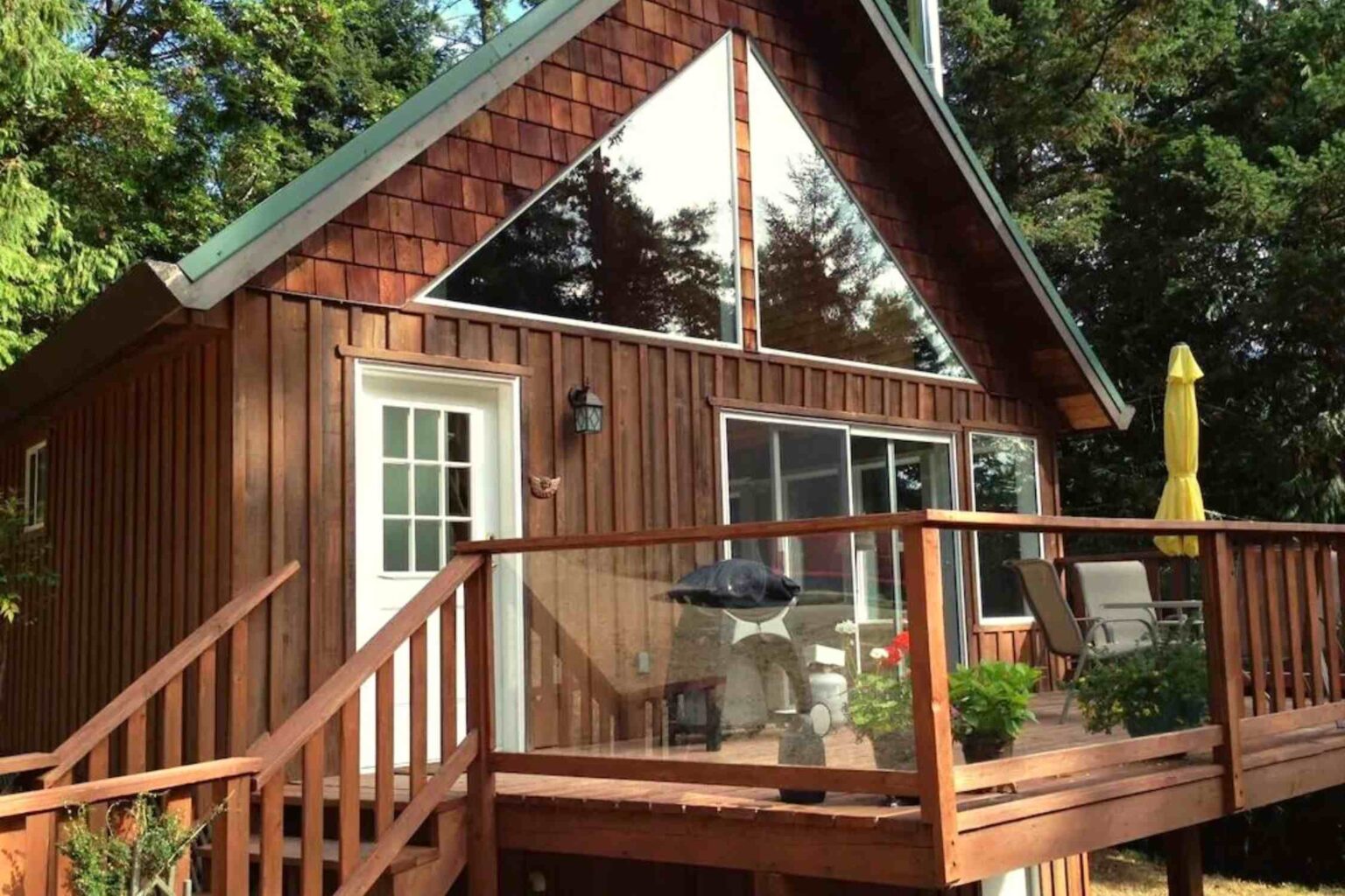 30 AMAZING Cabins For Rent in BC (All Budgets!)