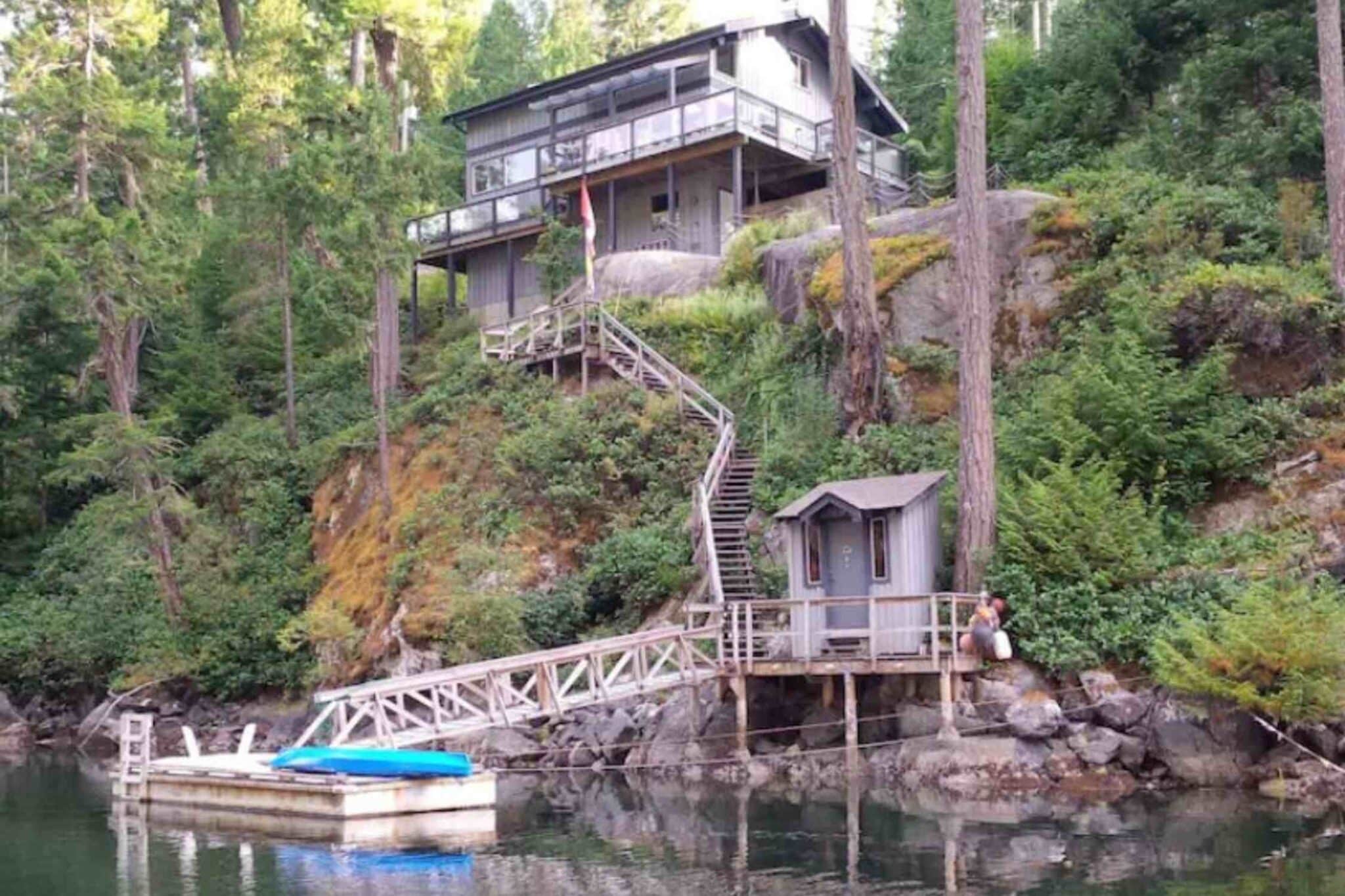 30 AMAZING Cabins For Rent in BC (All Budgets!)