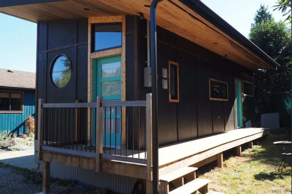 30 AMAZING Cabins For Rent in BC (All Budgets!)