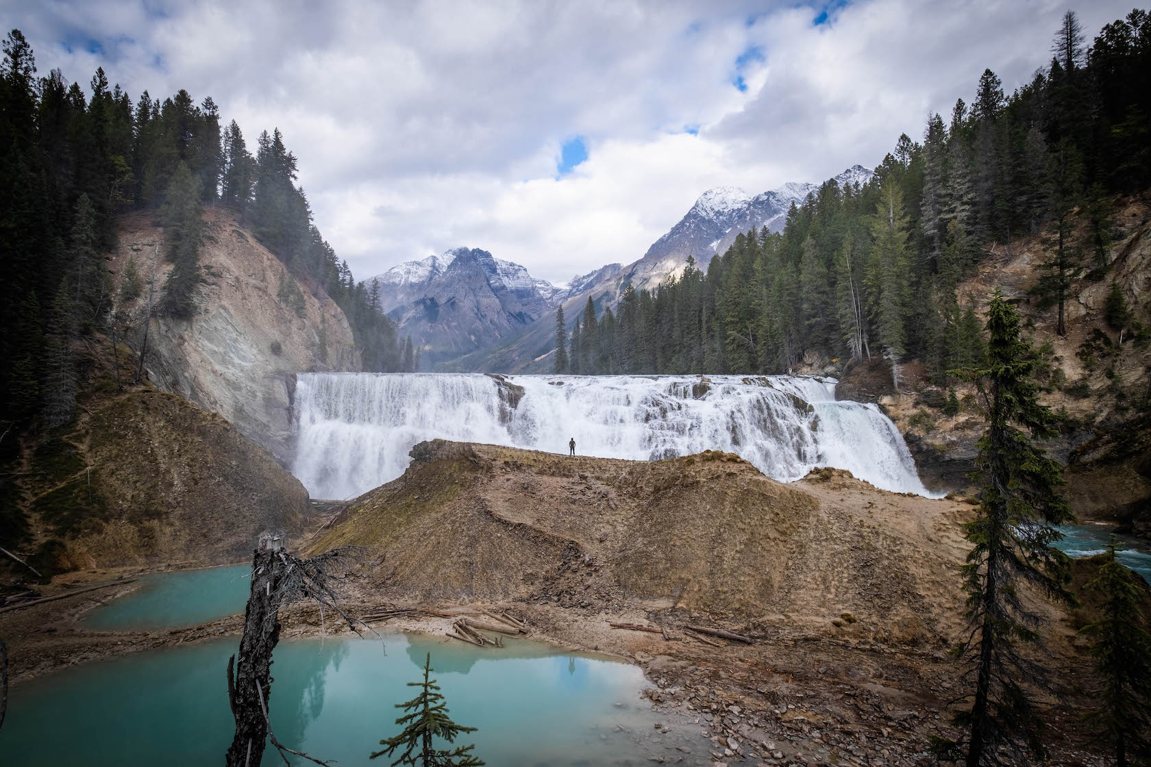 wapta falls in yoho national park