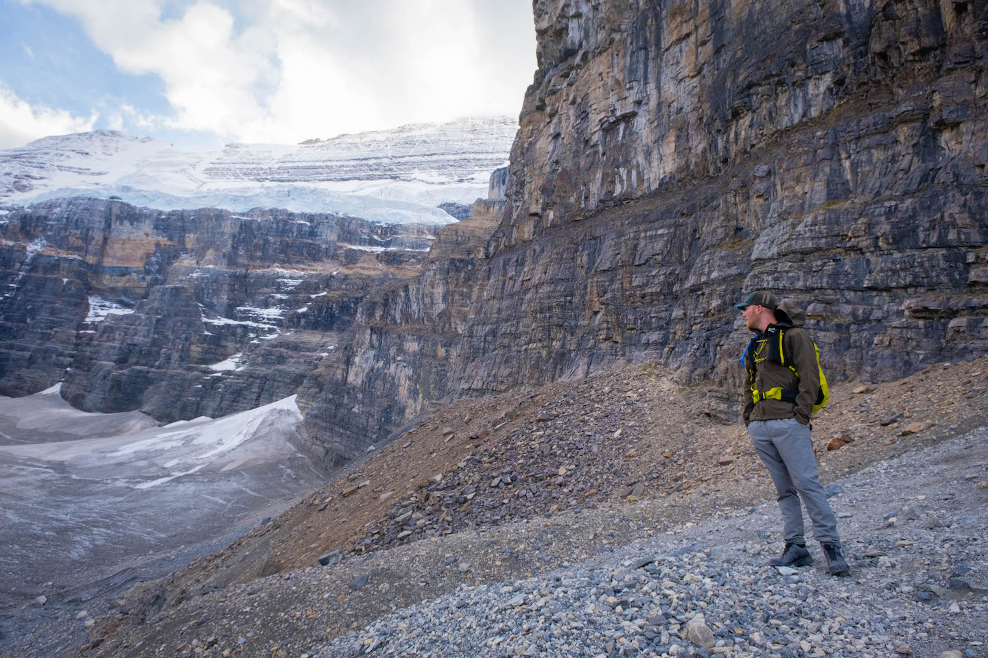 plain of six glaciers trail