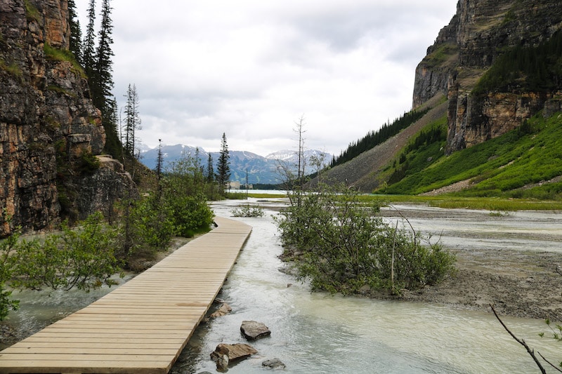 plain of six glaciers boardwalk 