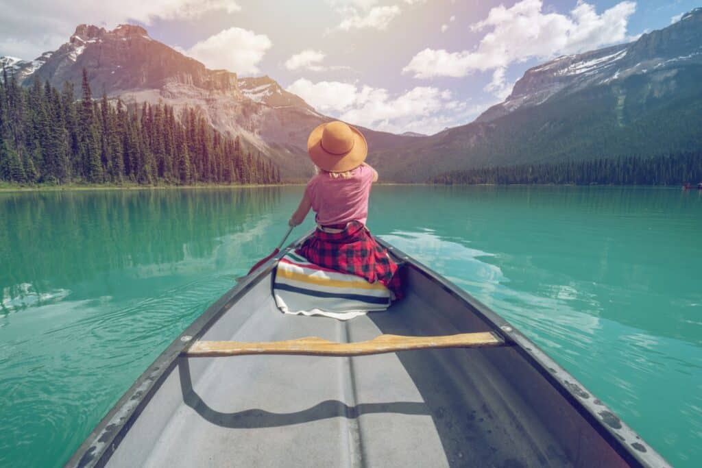 Emerald Lake Canoe Rental Everything You NEED to Know (2023)