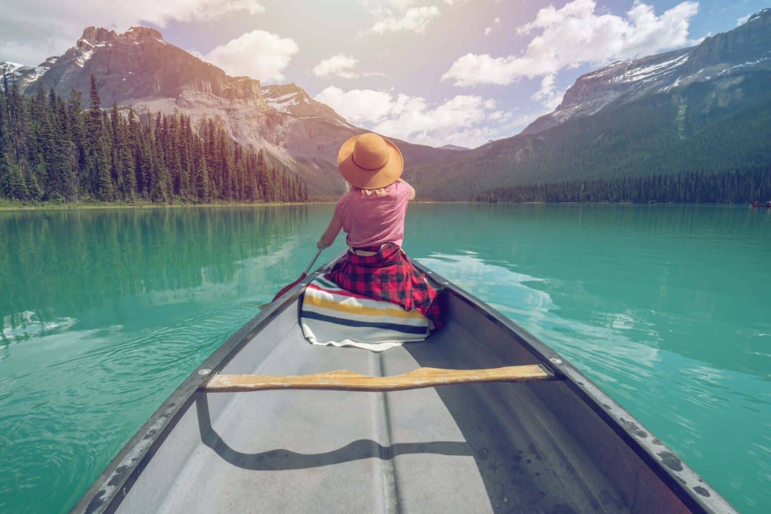 Emerald Lake Canoe Rental Everything You NEED to Know (2023)