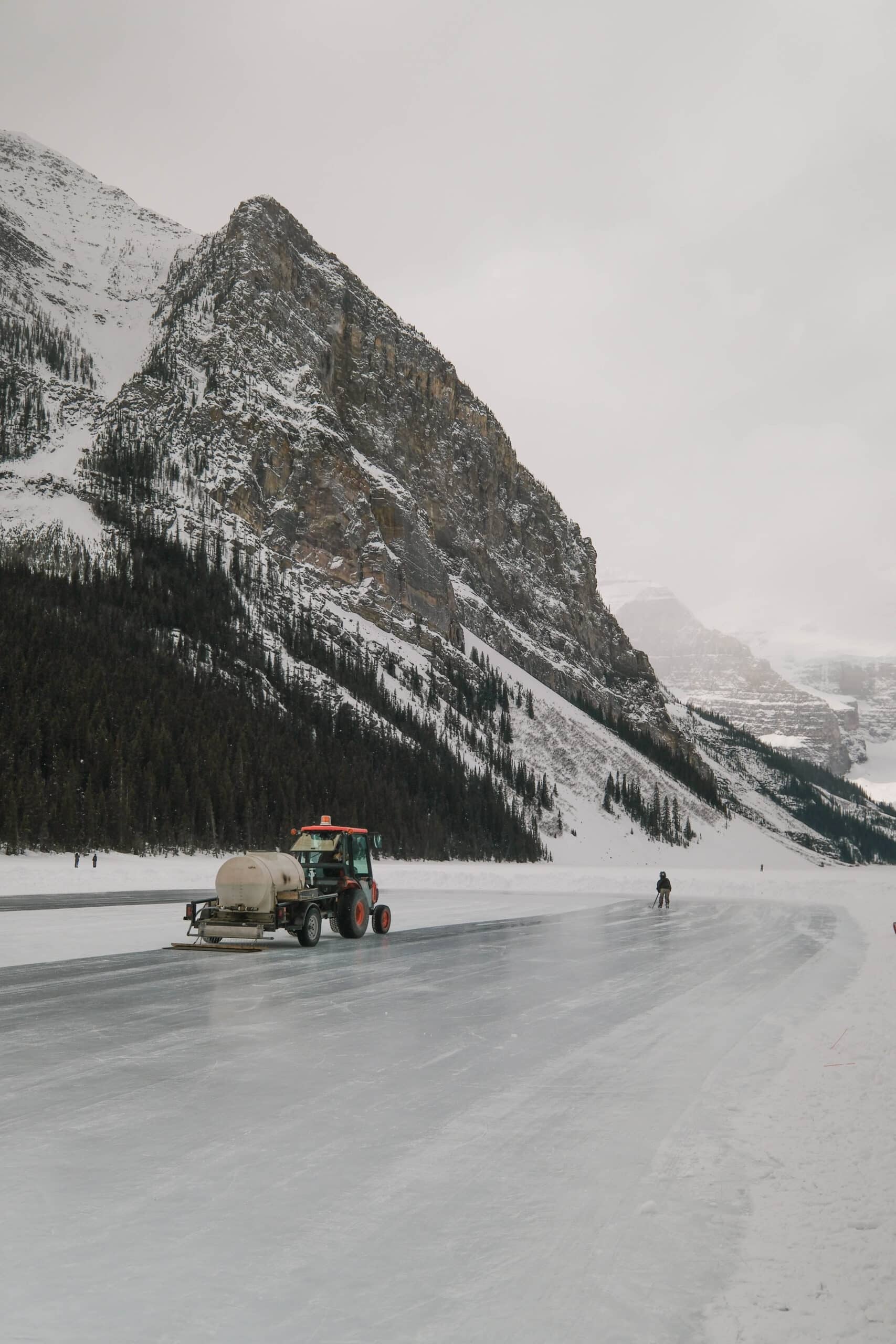 lake louise ice skating