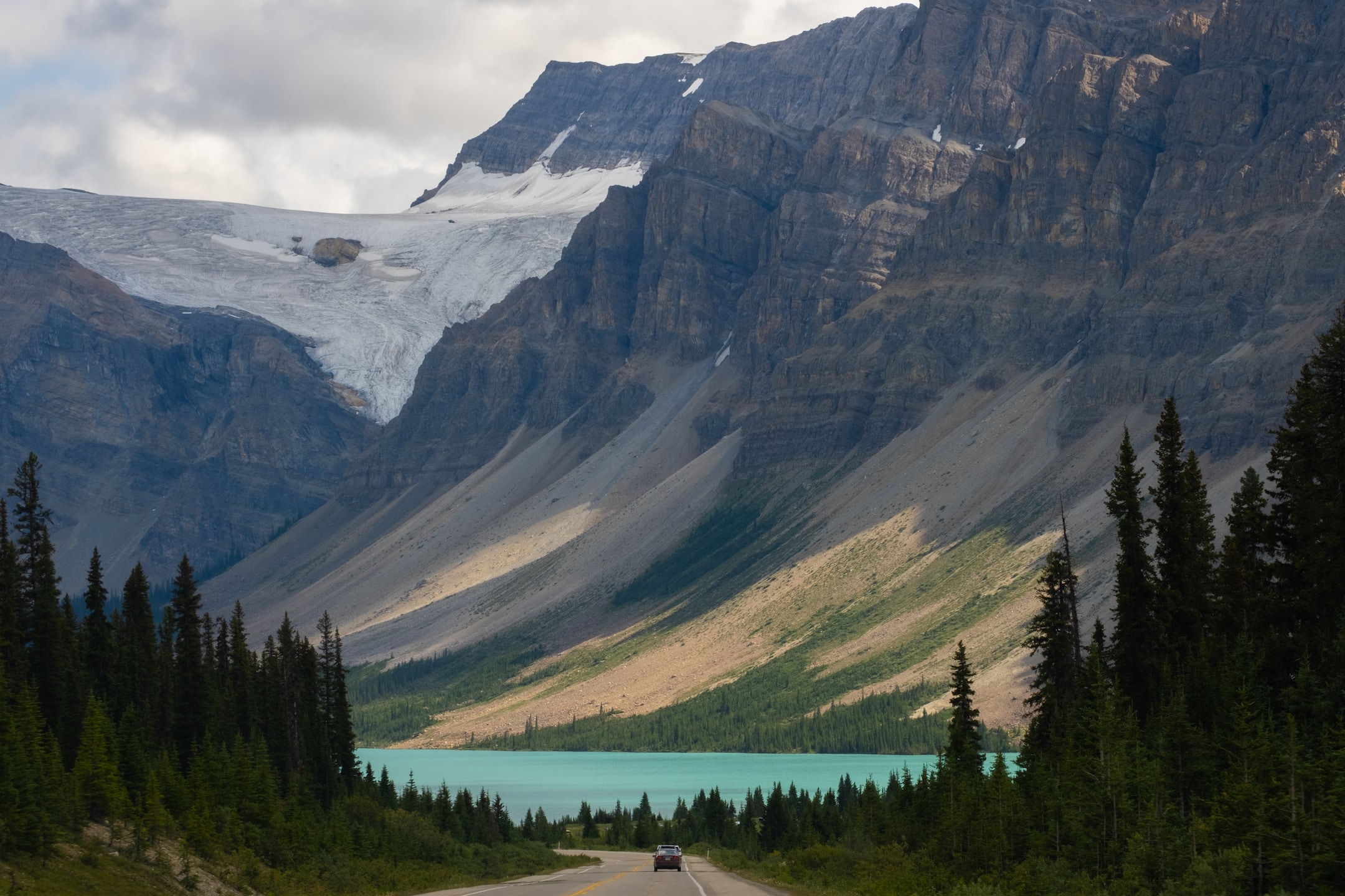 Driving towards Bow Lake on the icefields parkway