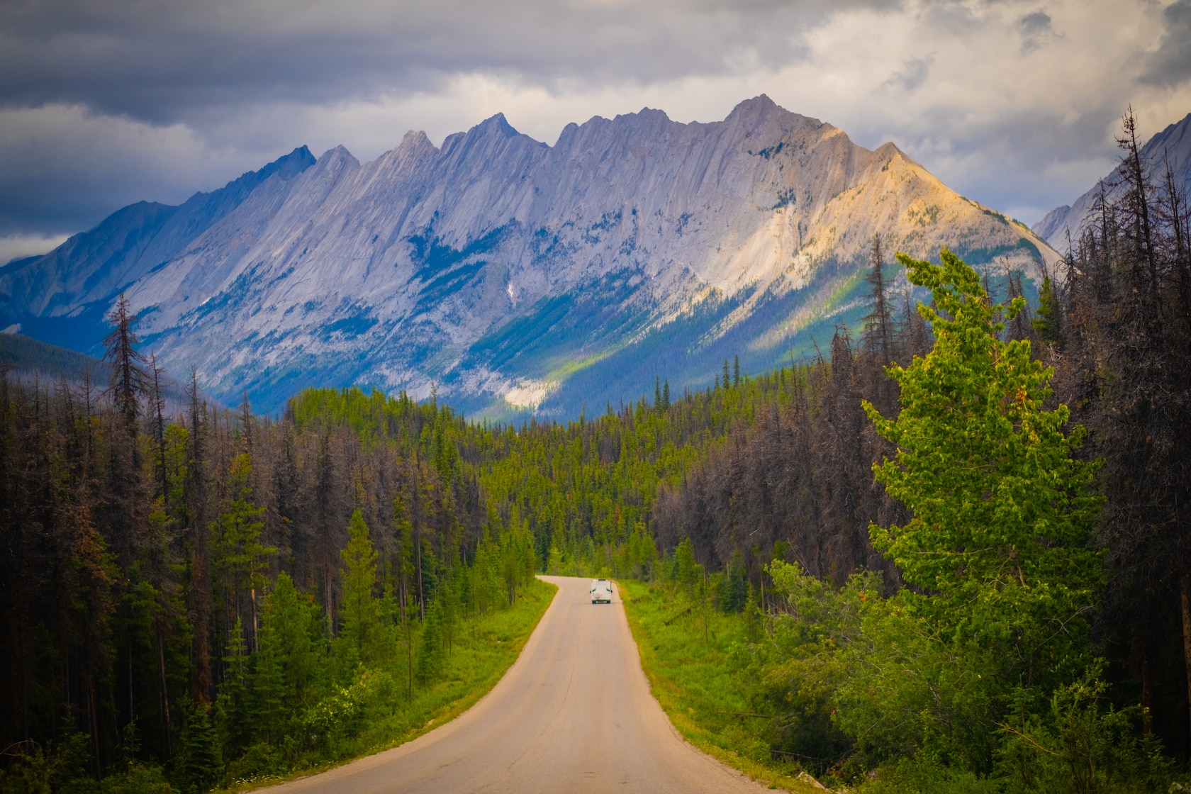 Maligne-Lake-Road